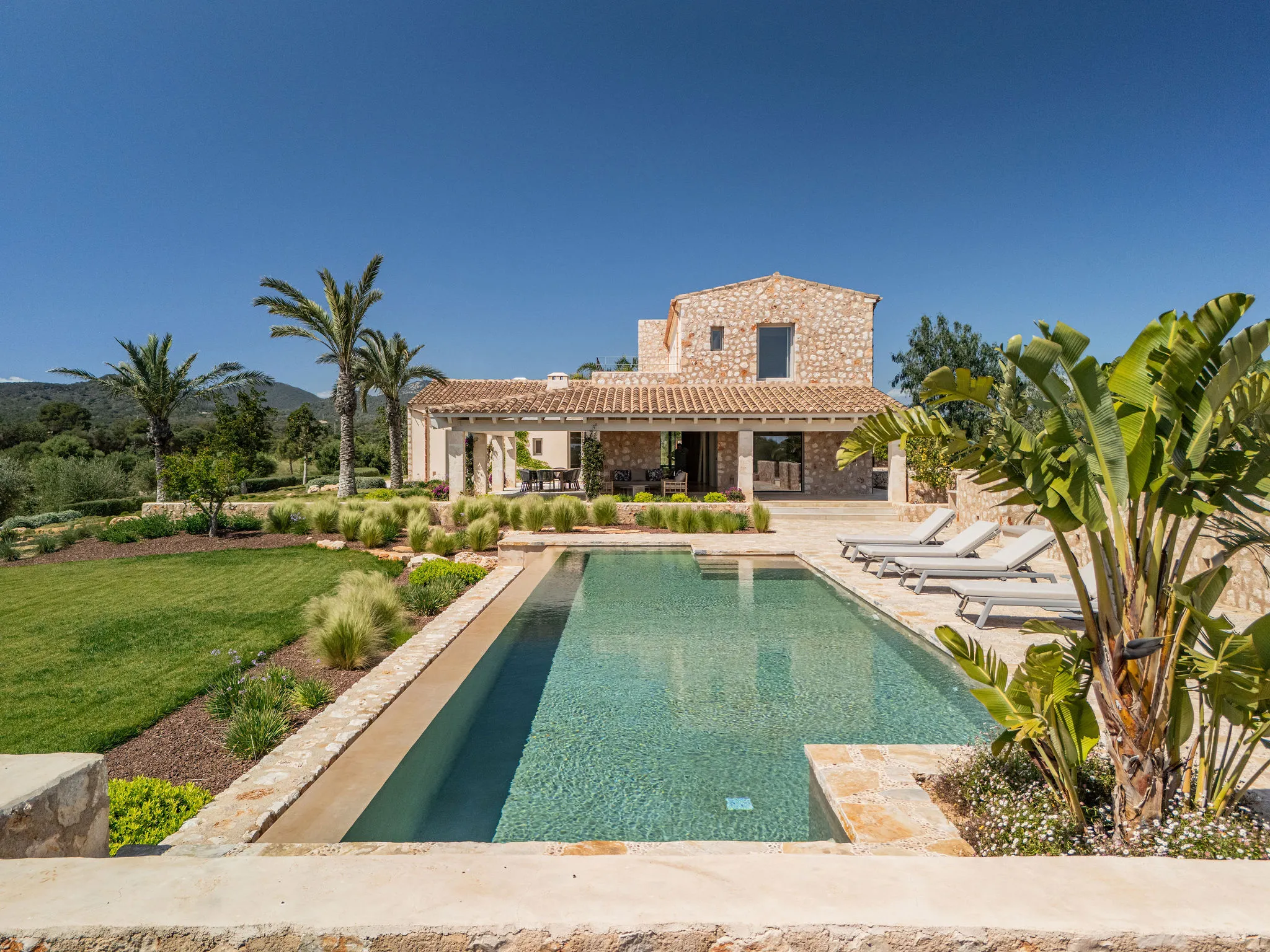 Finca i natursten av hög kvalitet med fantastisk havsutsikt-1