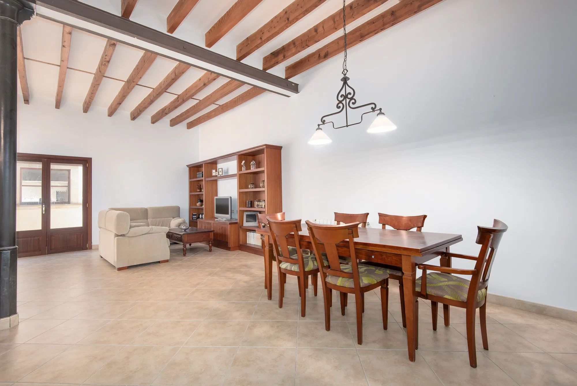 Elegant townhouse with authentic Mallorcan charm-4
