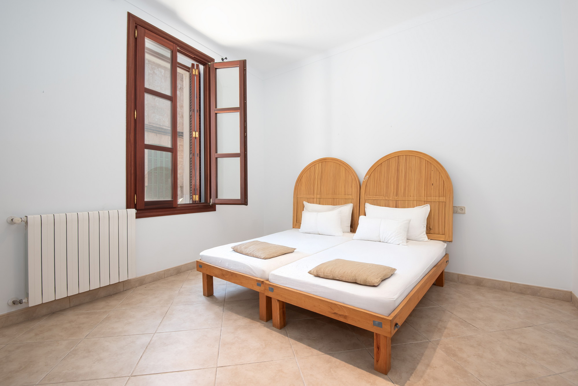 Elegant townhouse with authentic Mallorcan charm-7