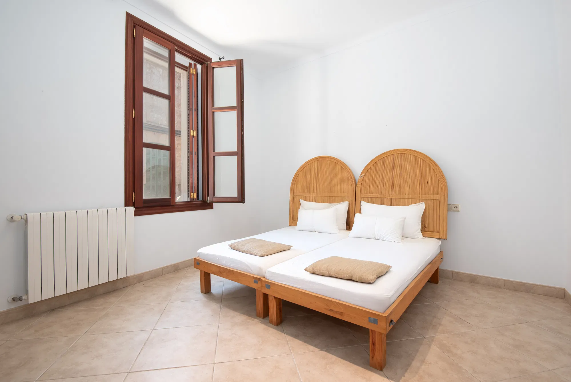Elegant townhouse with authentic Mallorcan charm-7
