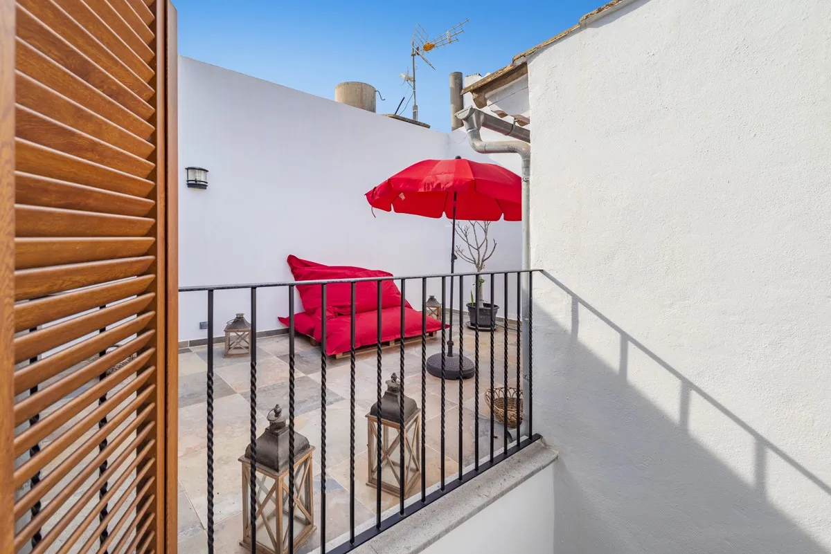 Smagfuldt renoveret, energieffektivt rækkehus i Pollensa, Mallorca-20
