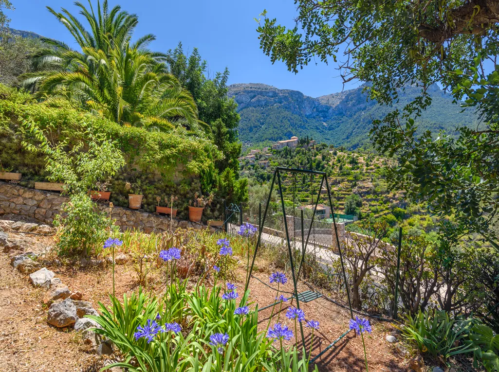 Detached stone house in Deià-15