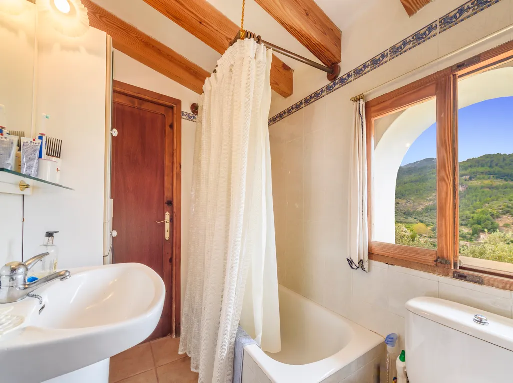 Detached stone house in Deià-9