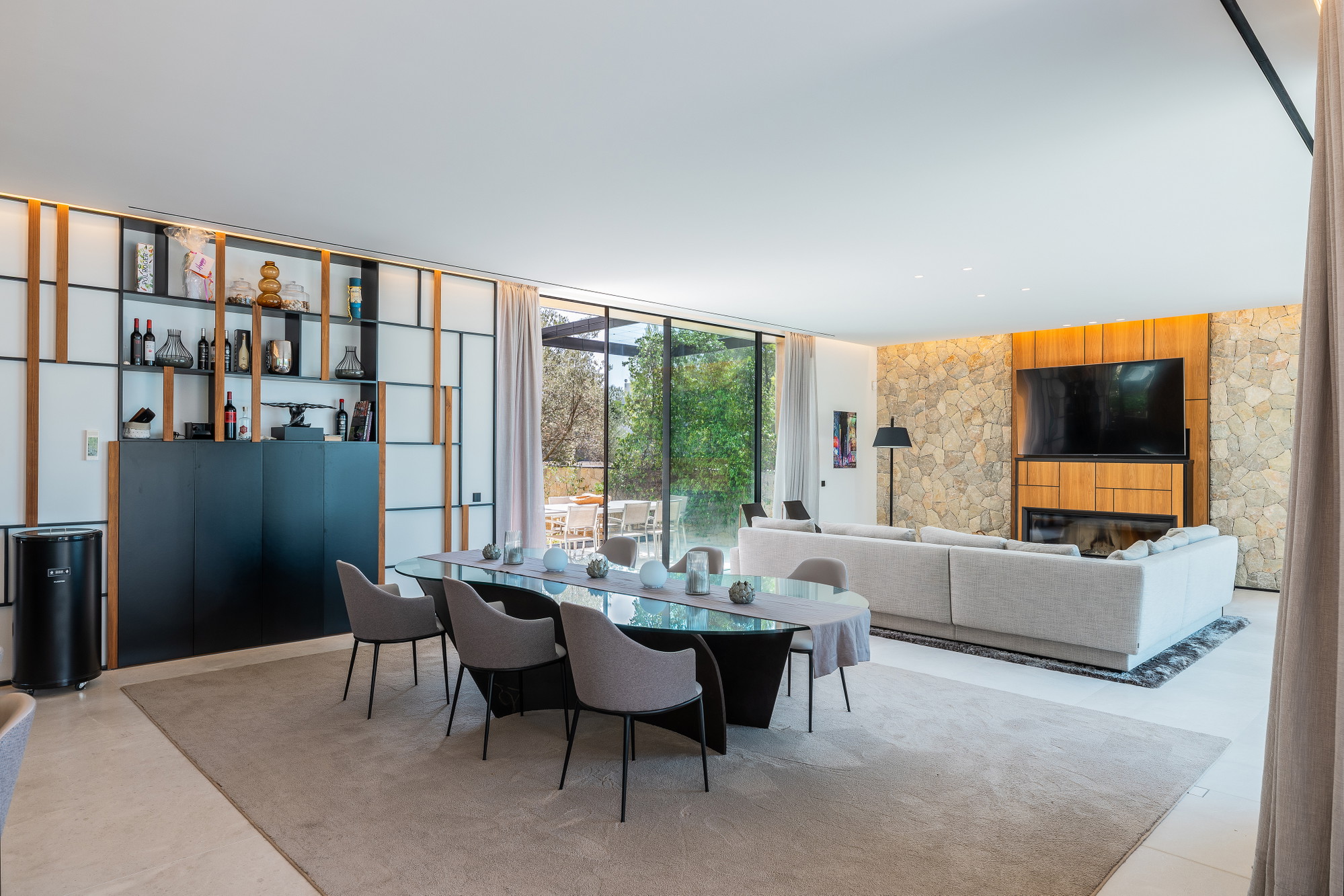 Stunning villa overlooking the Mediterranean-8