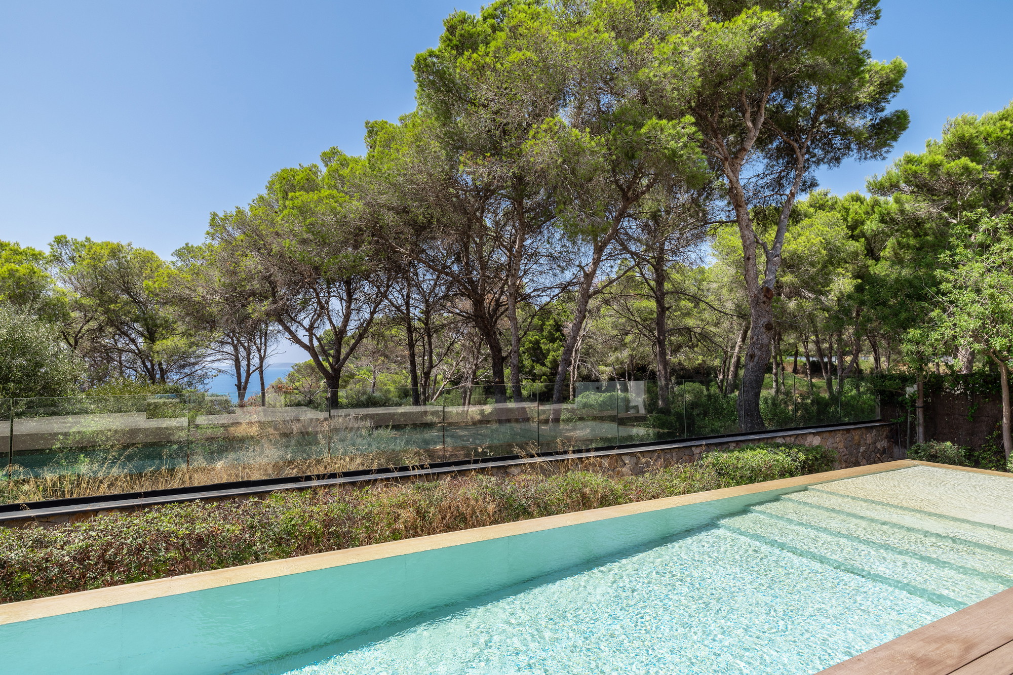Stunning villa overlooking the Mediterranean-3