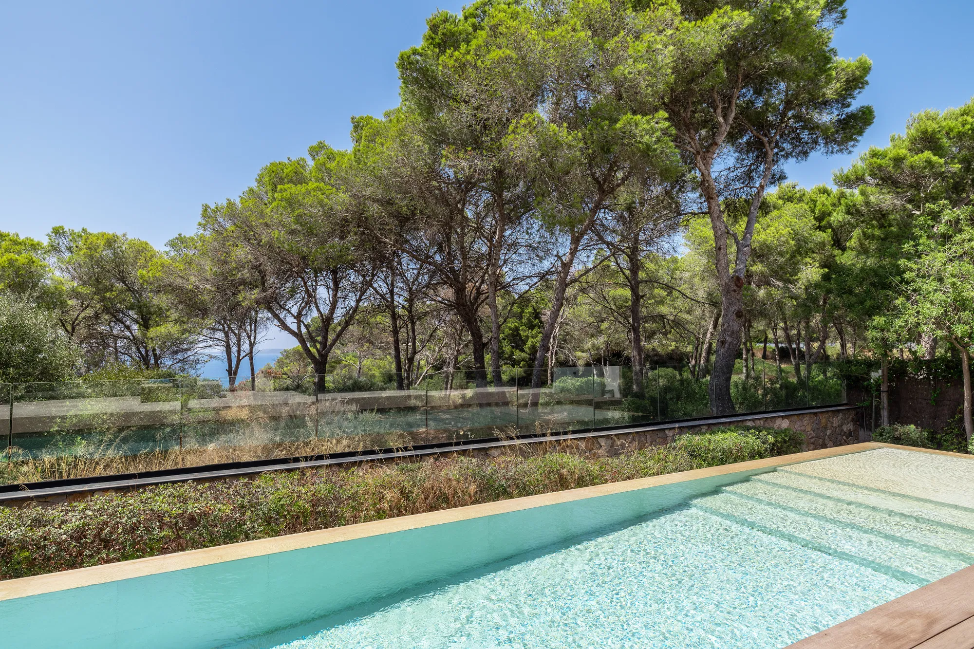 Stunning villa overlooking the Mediterranean-3