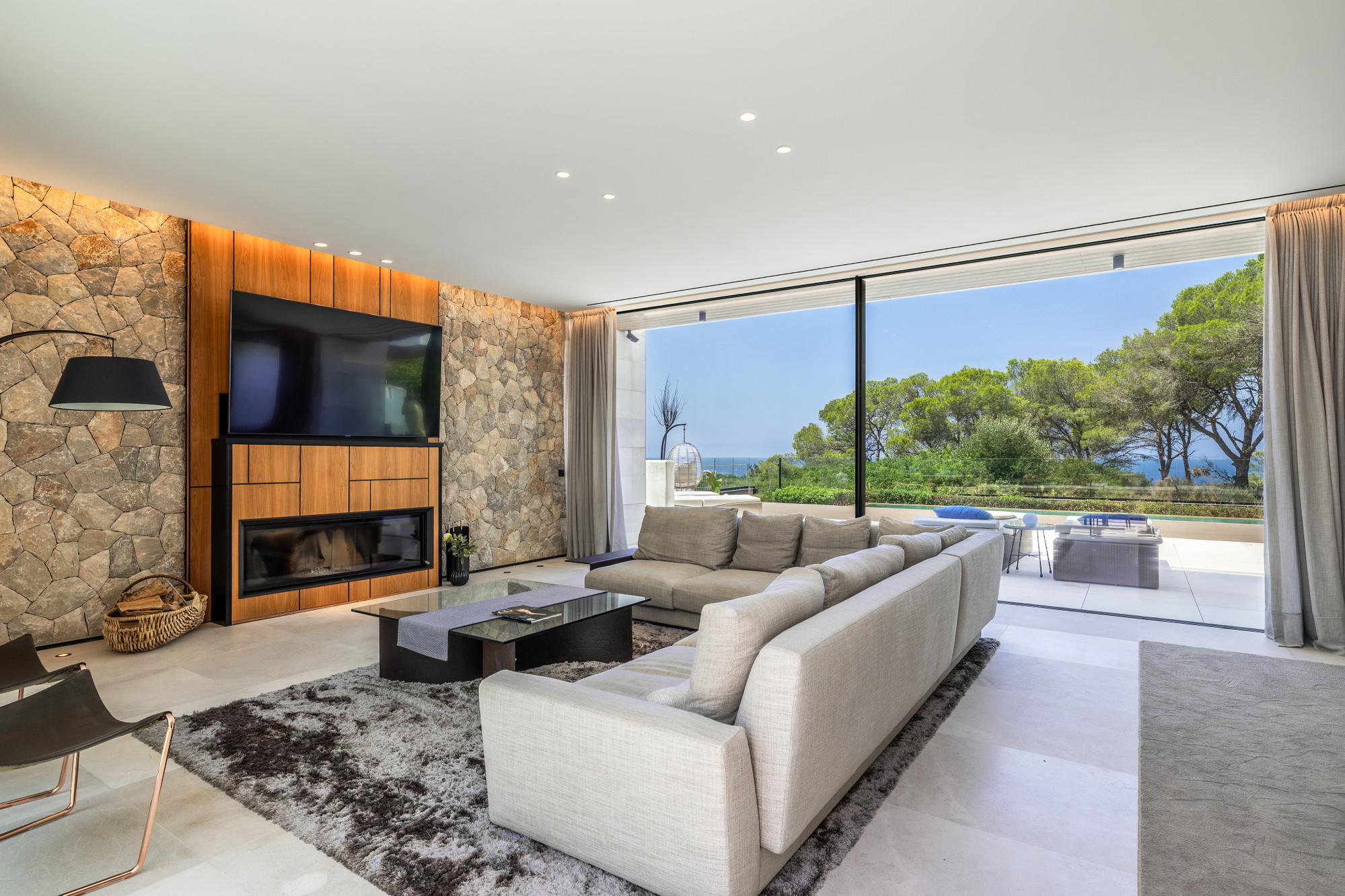 Stunning villa overlooking the Mediterranean-9