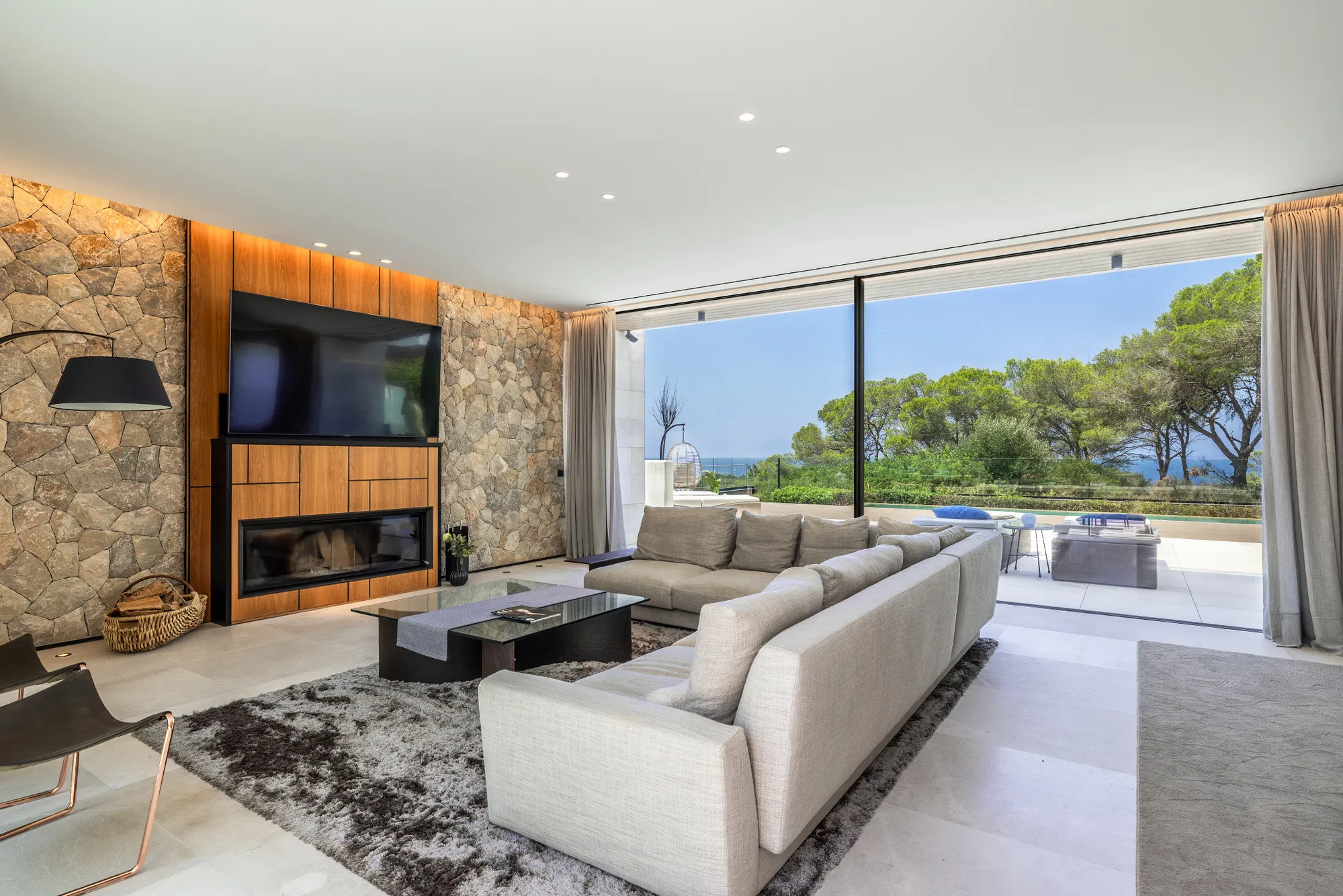 Stunning villa overlooking the Mediterranean-9