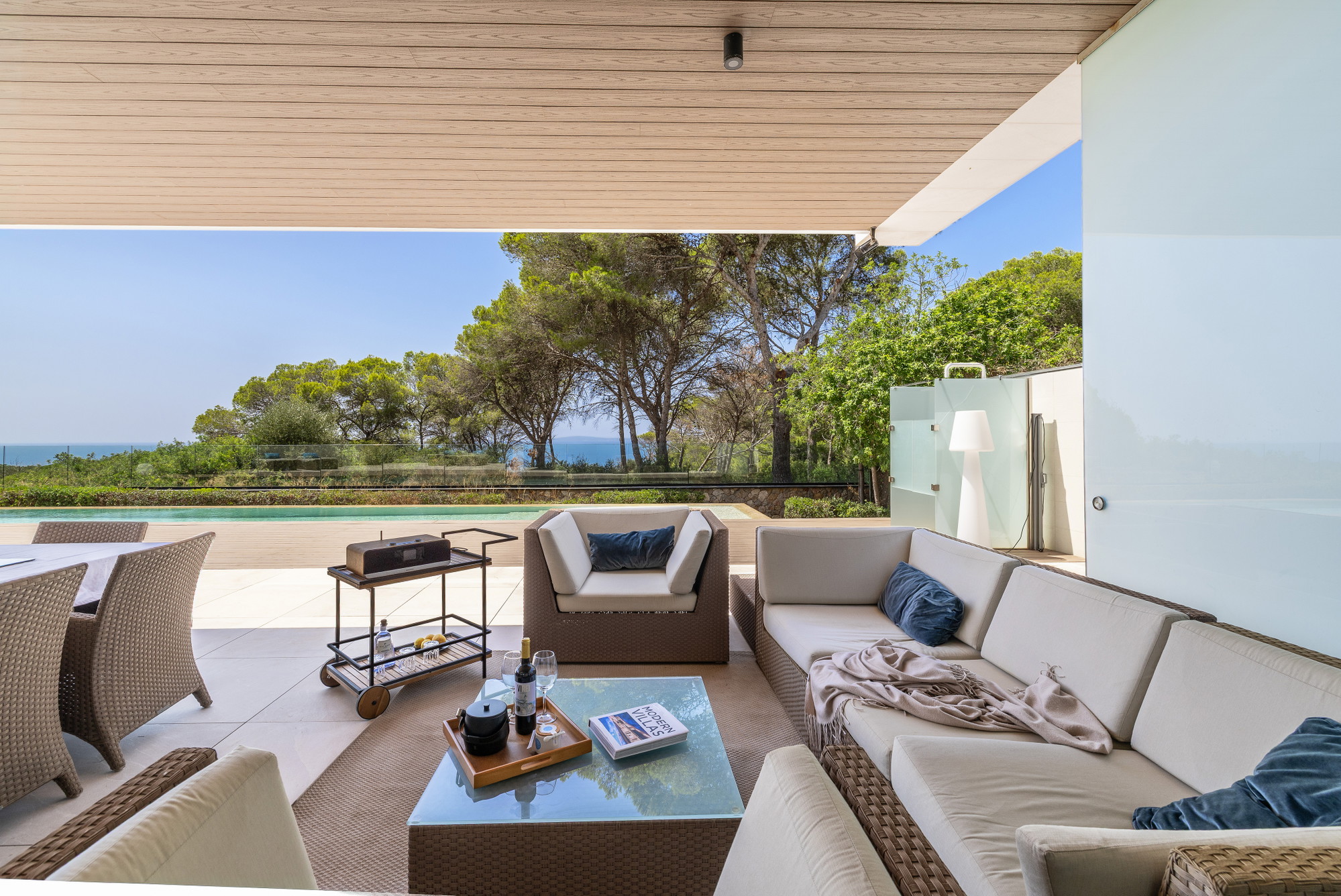 Stunning villa overlooking the Mediterranean-4