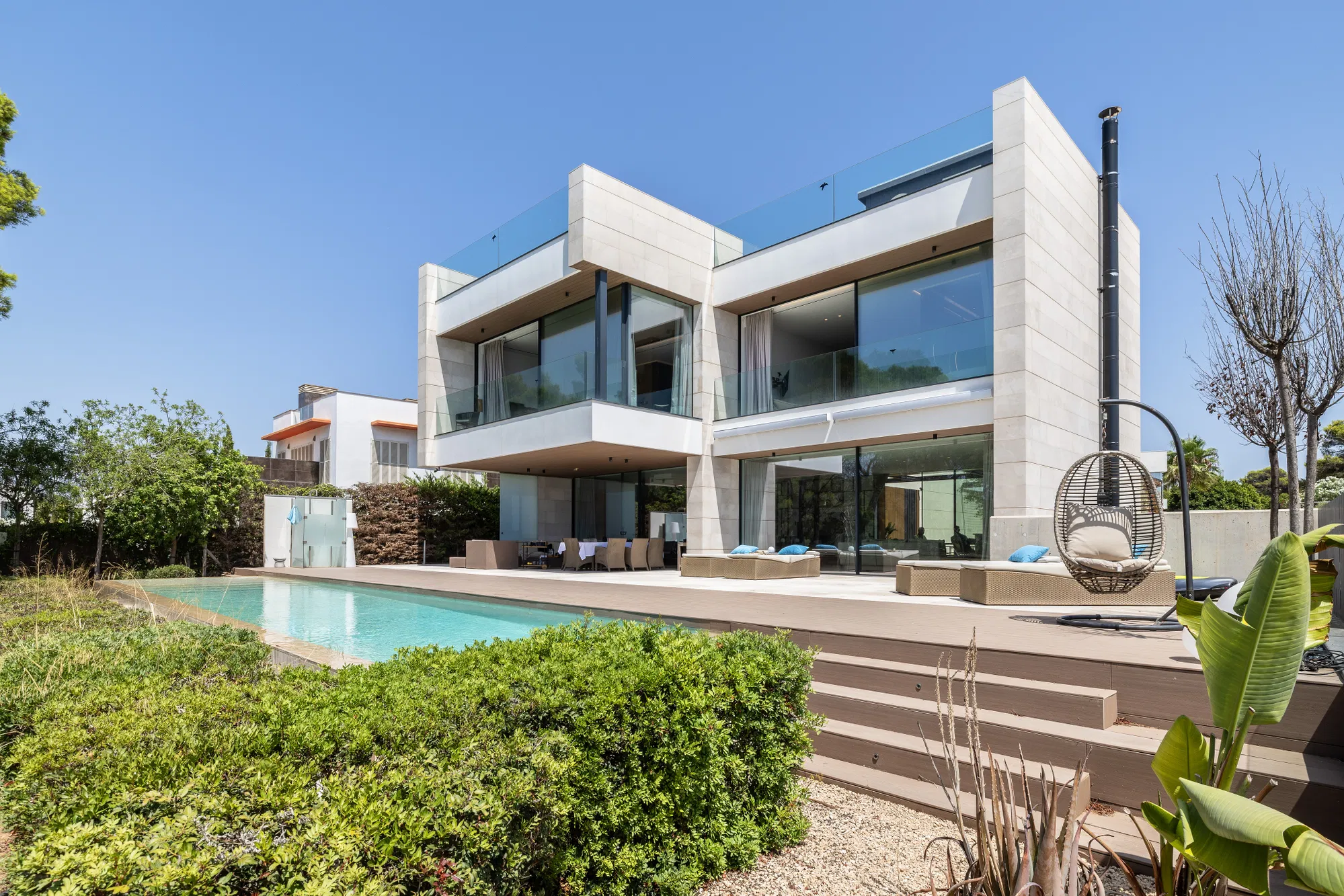 Stunning villa overlooking the Mediterranean-1