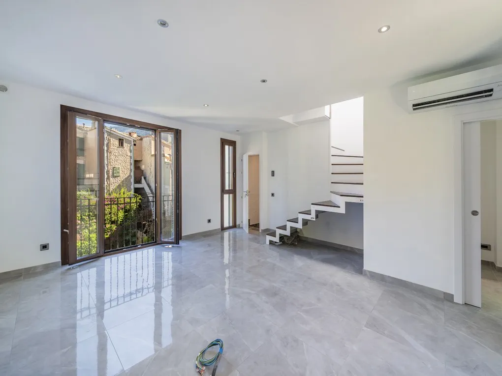 Nowo wybudowana kamienica w Sóller-3