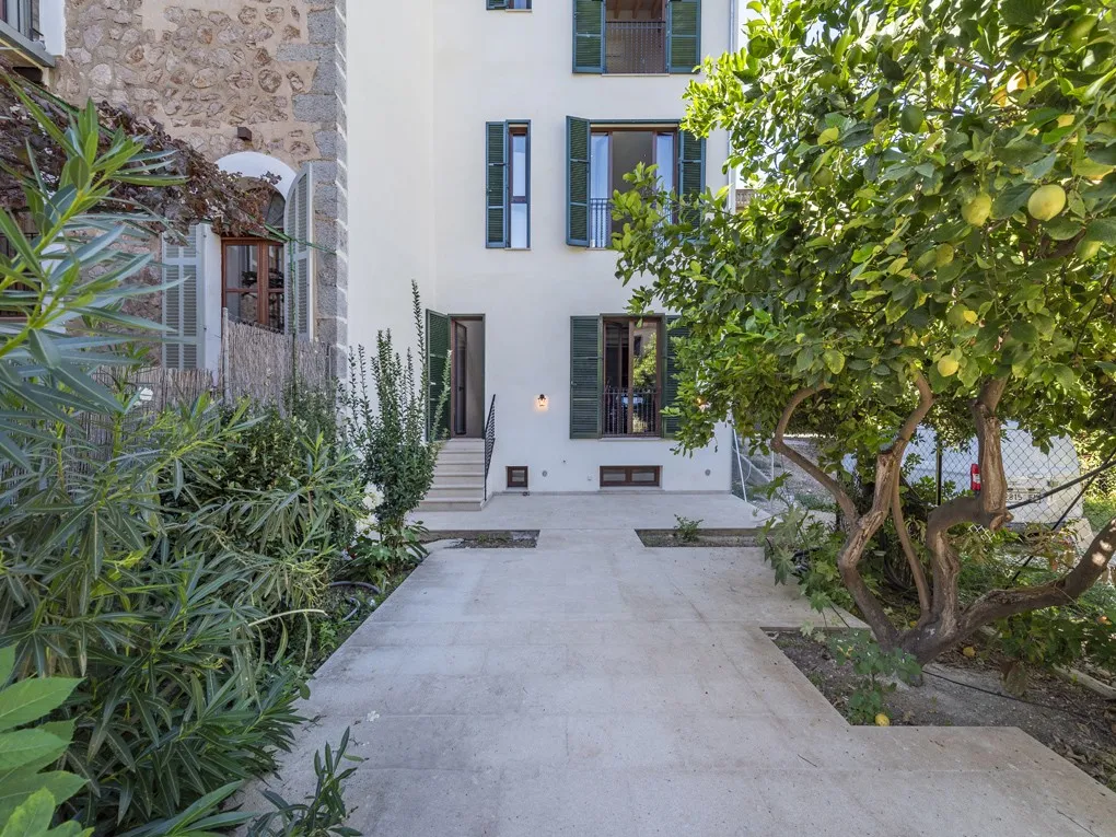 Nowo wybudowana kamienica w Sóller-12