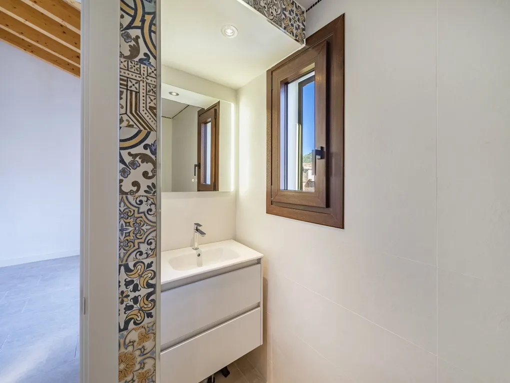 Nowo wybudowana kamienica w Sóller-7