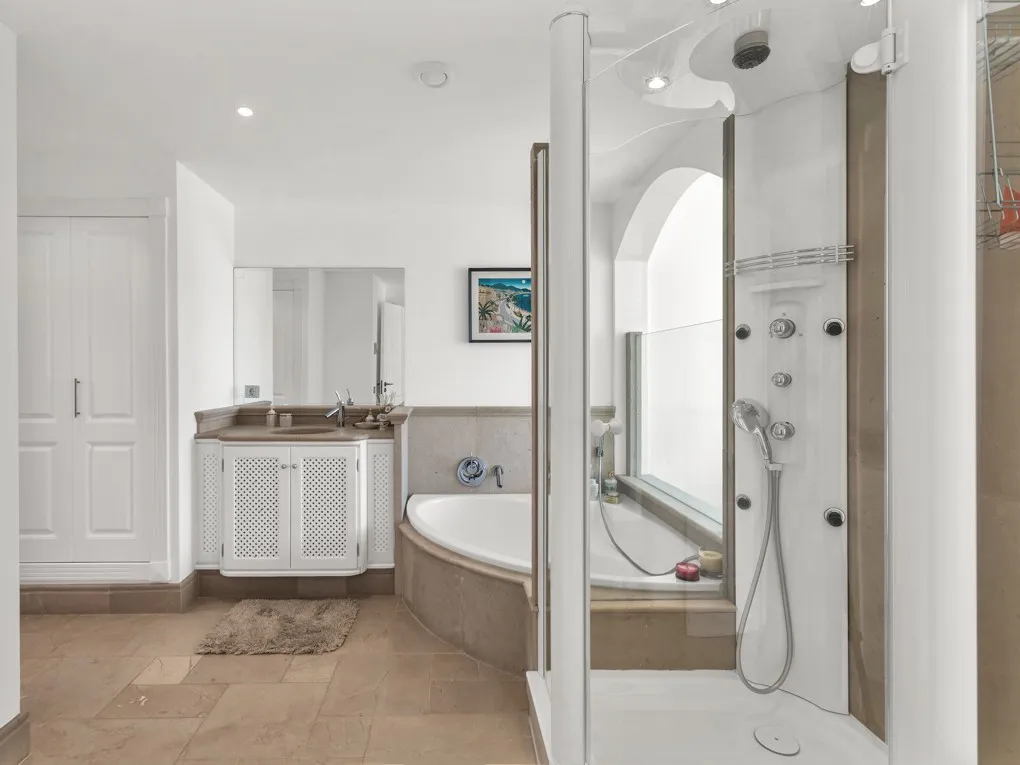 Elégante propriété à Gran Folies avec vue sur la montagne-14