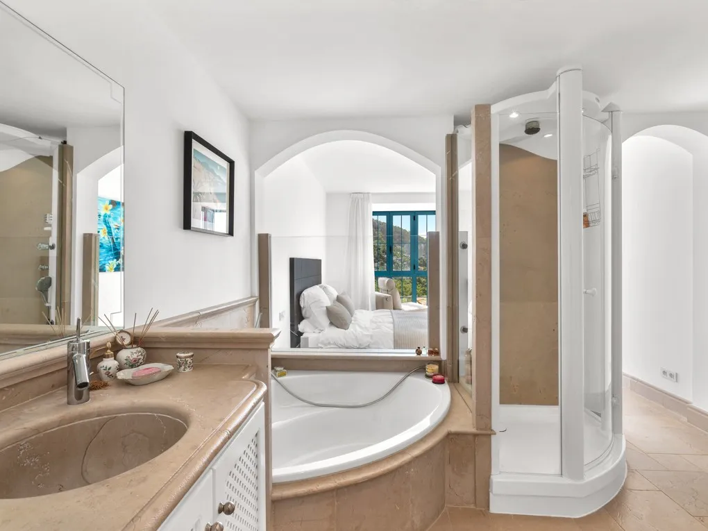 Elégante propriété à Gran Folies avec vue sur la montagne-13