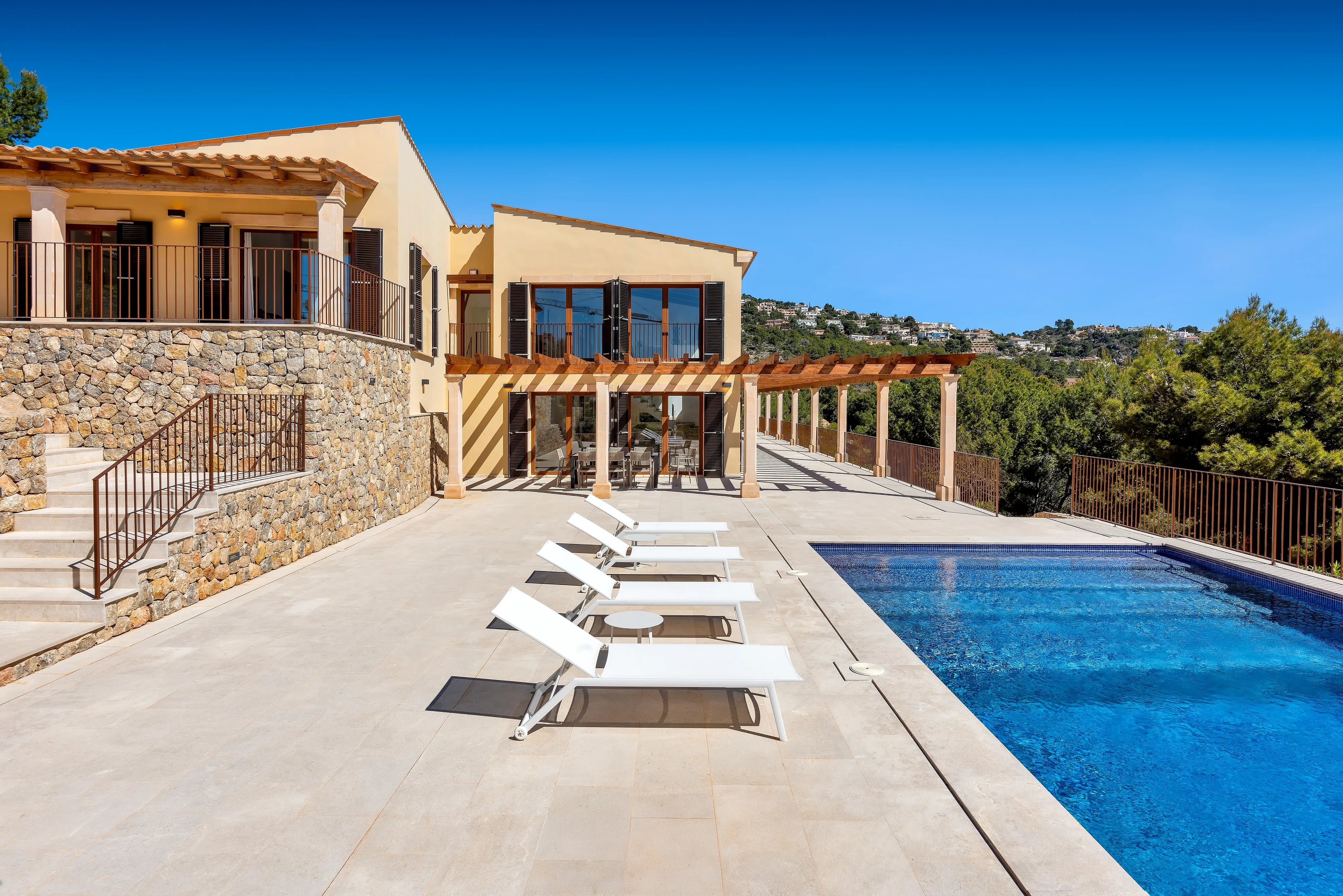 Impresionante propiedad con vistas al puerto-6