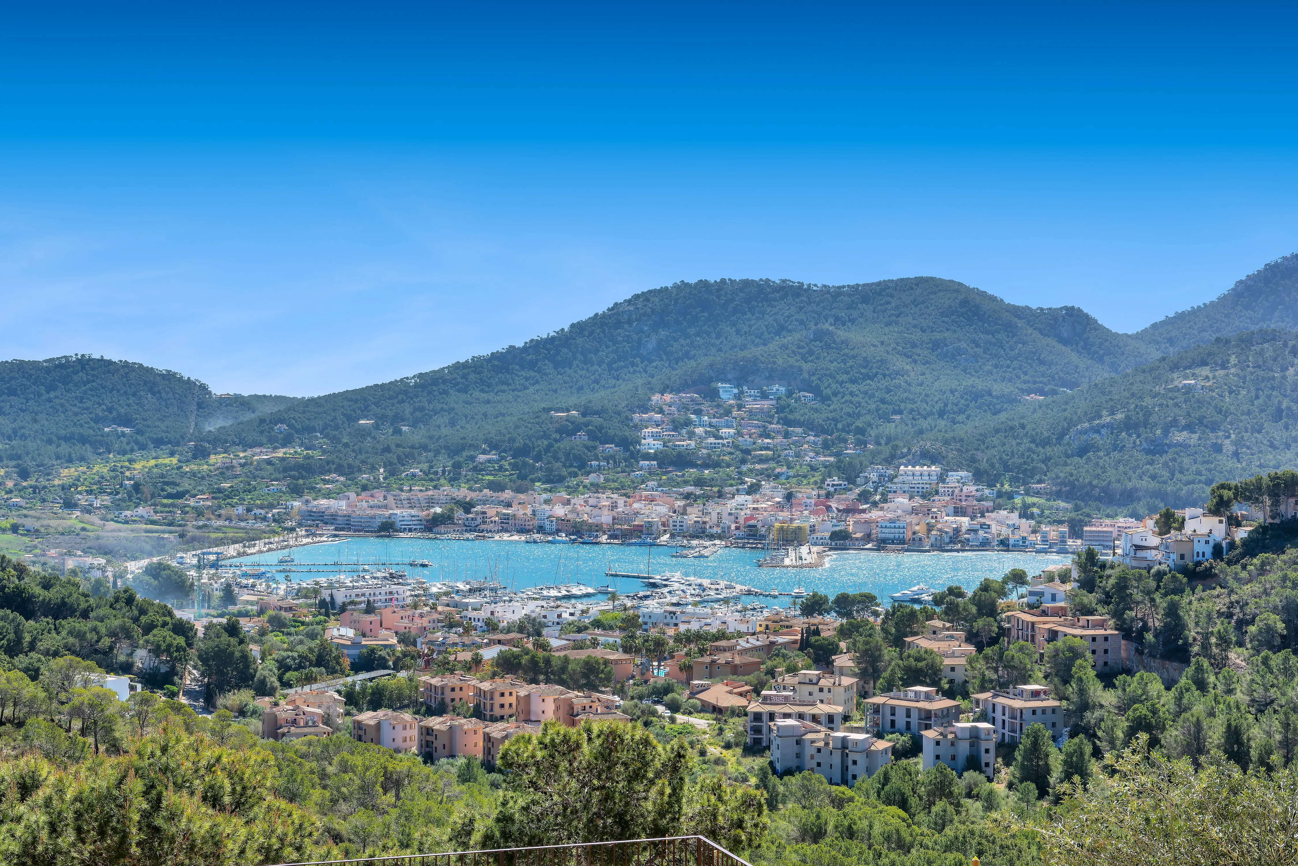 Impressionant propietat amb vista al port-3