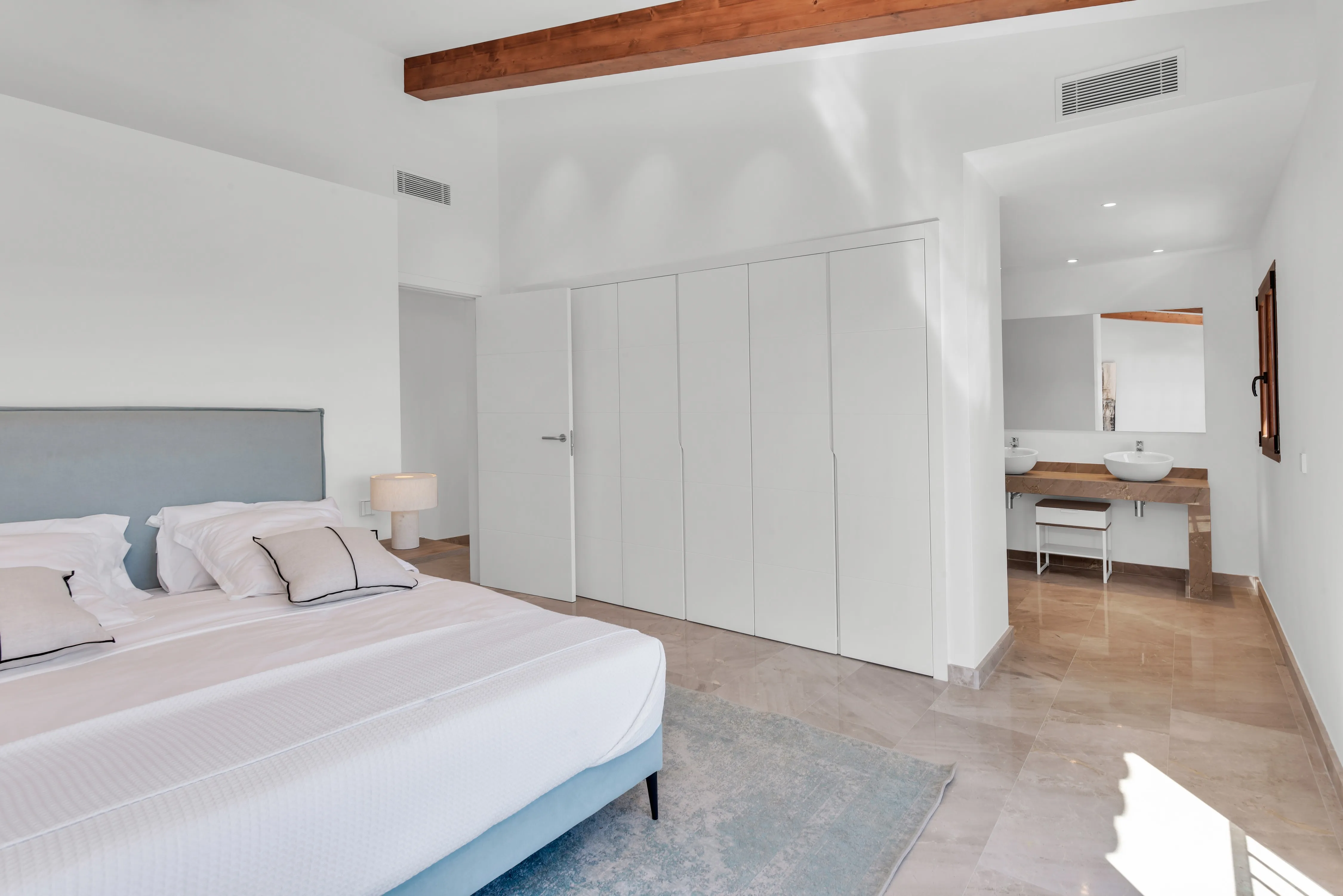 Impressionant propietat amb vista al port-24