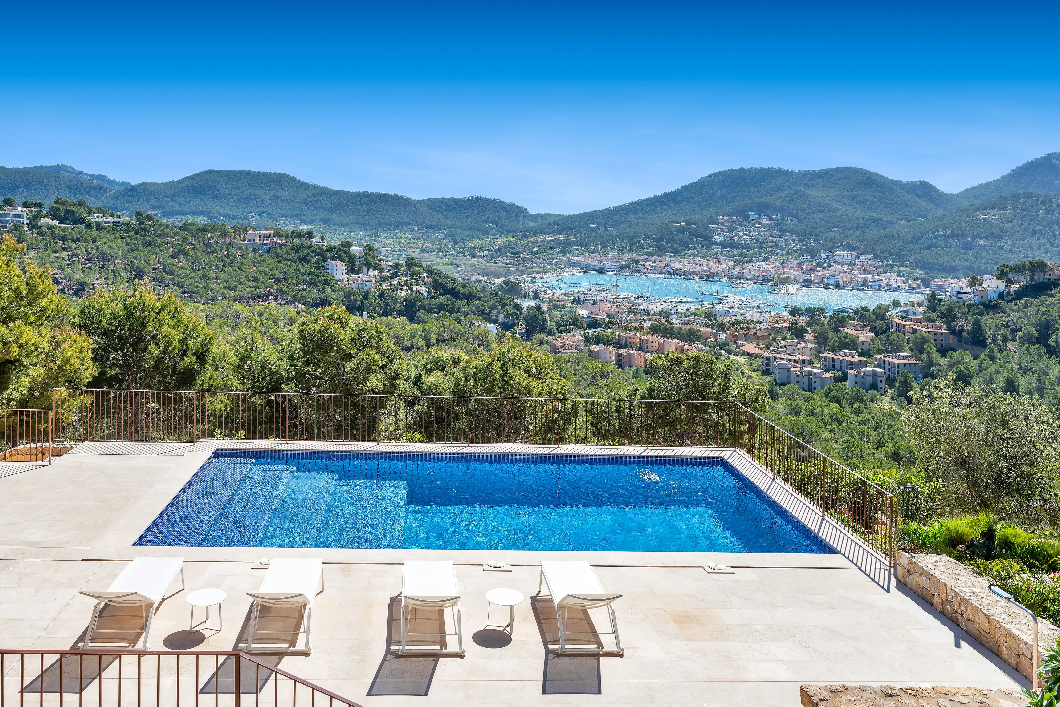 Superb property with views over the harbour-12