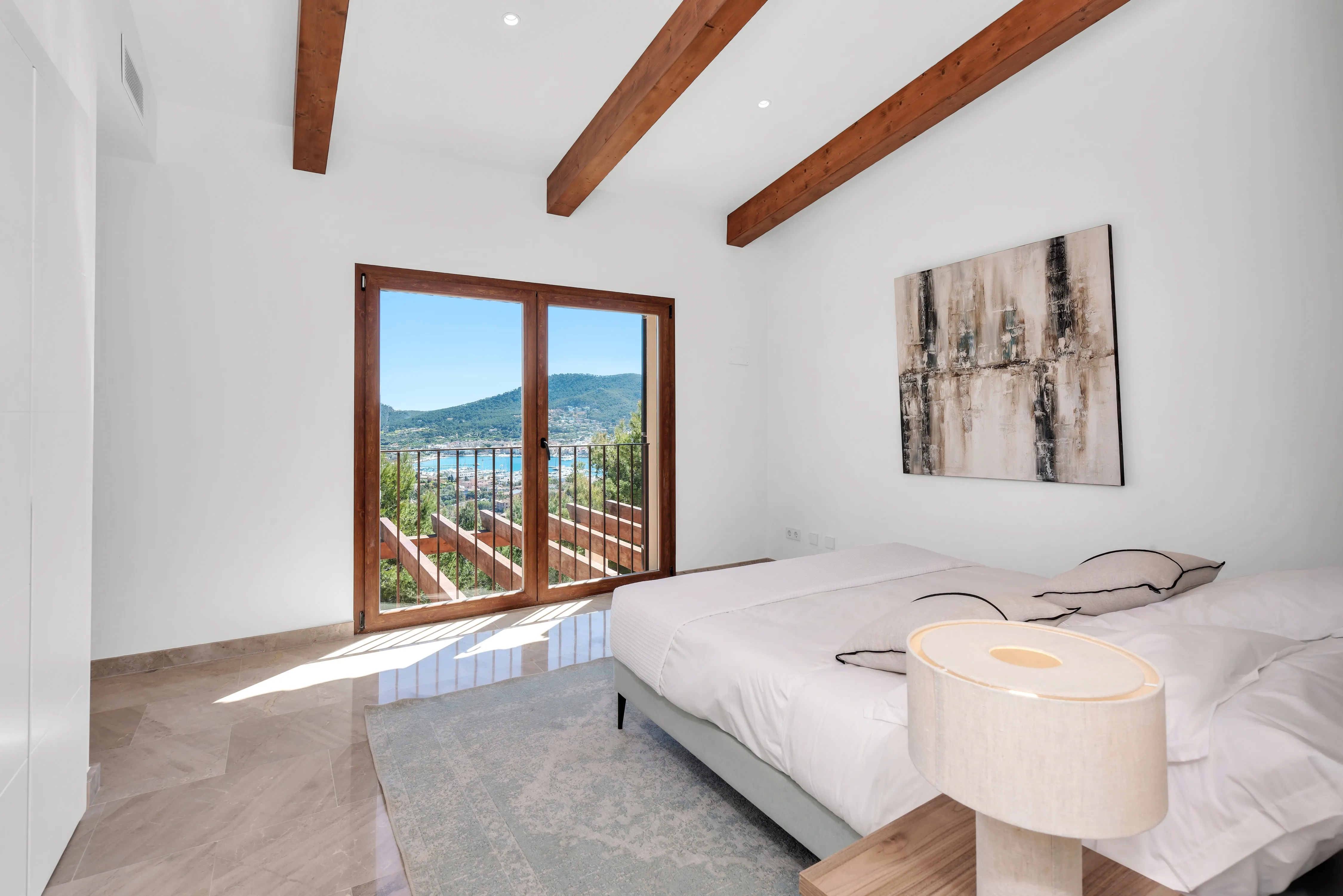 Superb property with views over the harbour-22