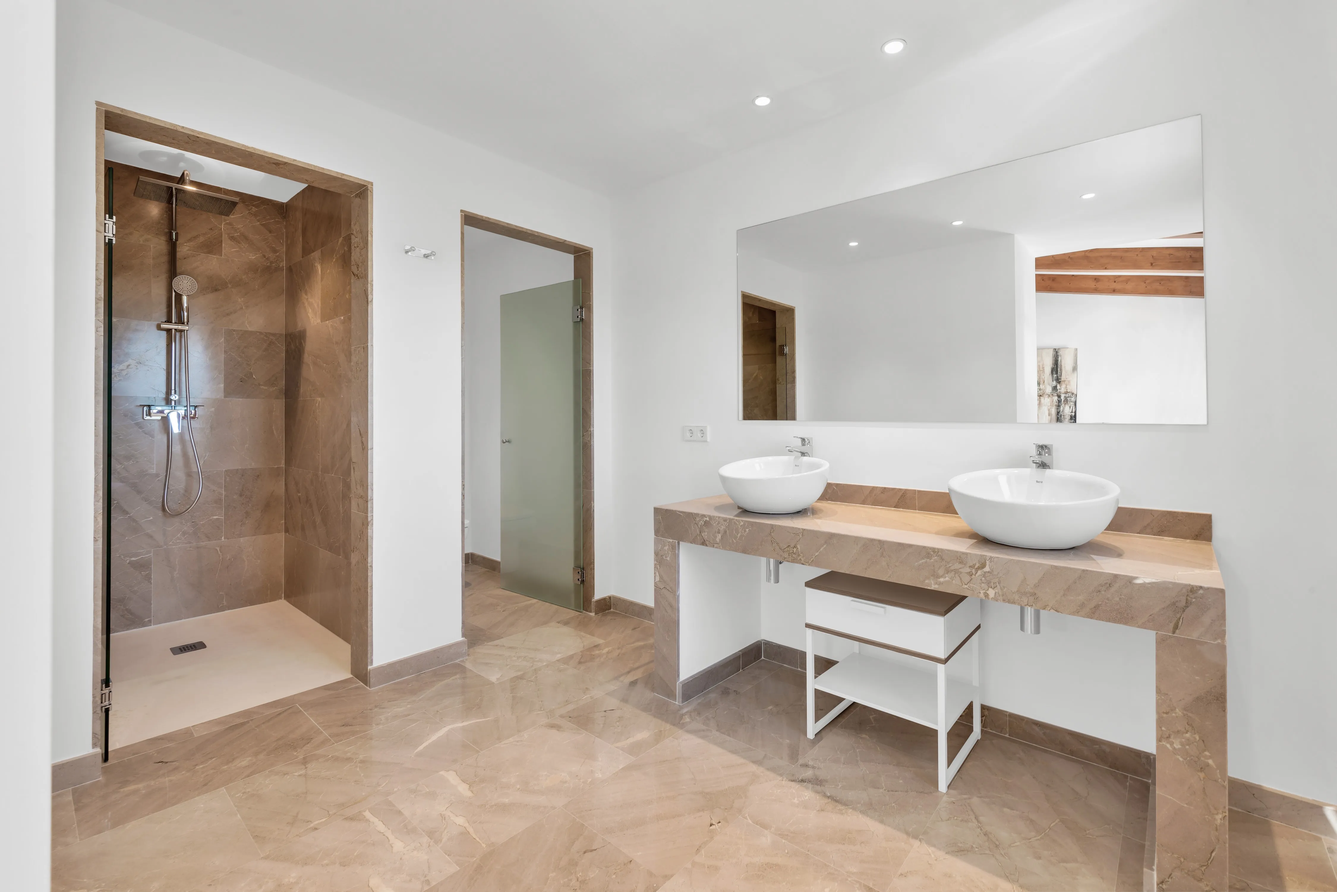 Superb property with views over the harbour-25