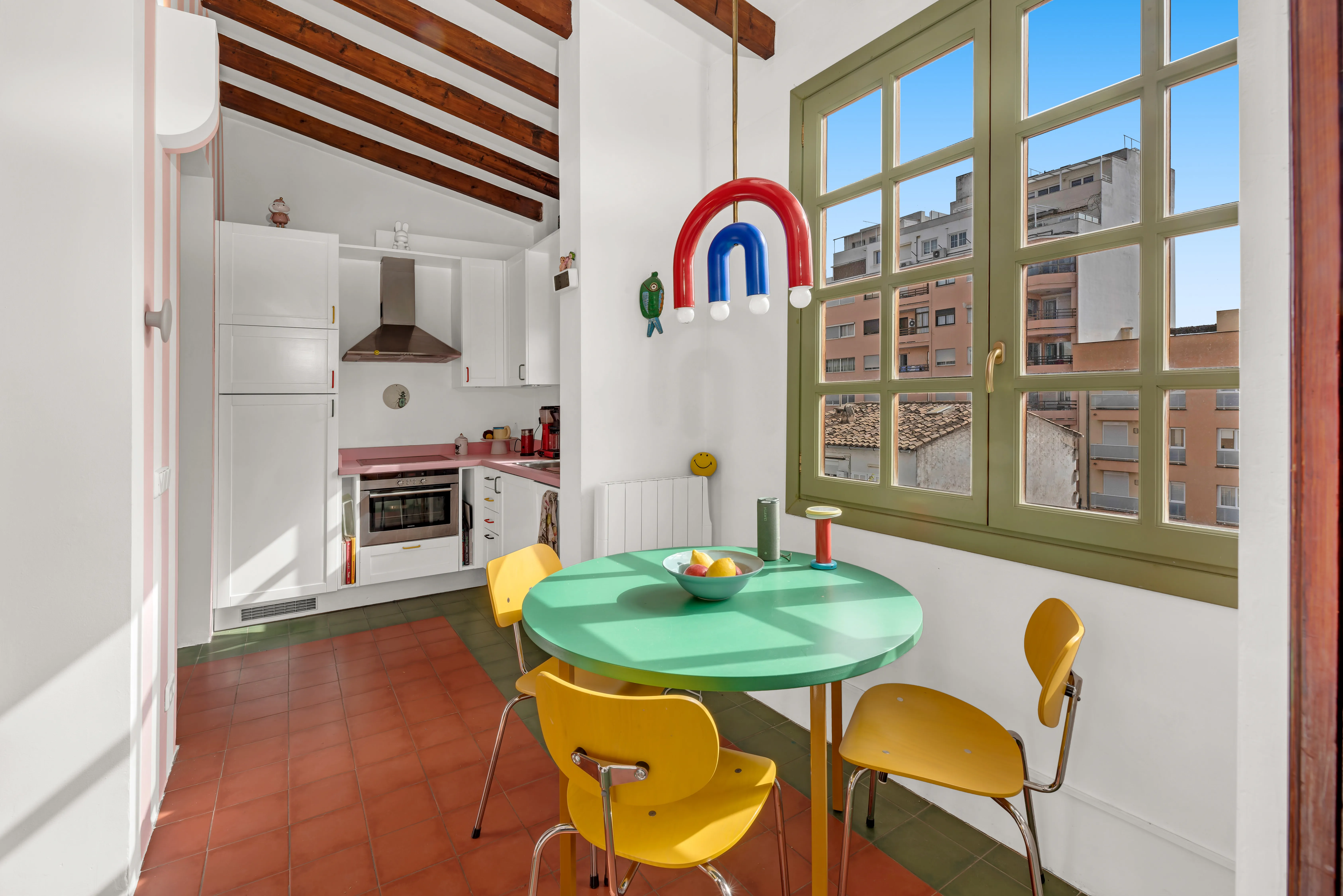 Ático con carácter en excelente estado-6