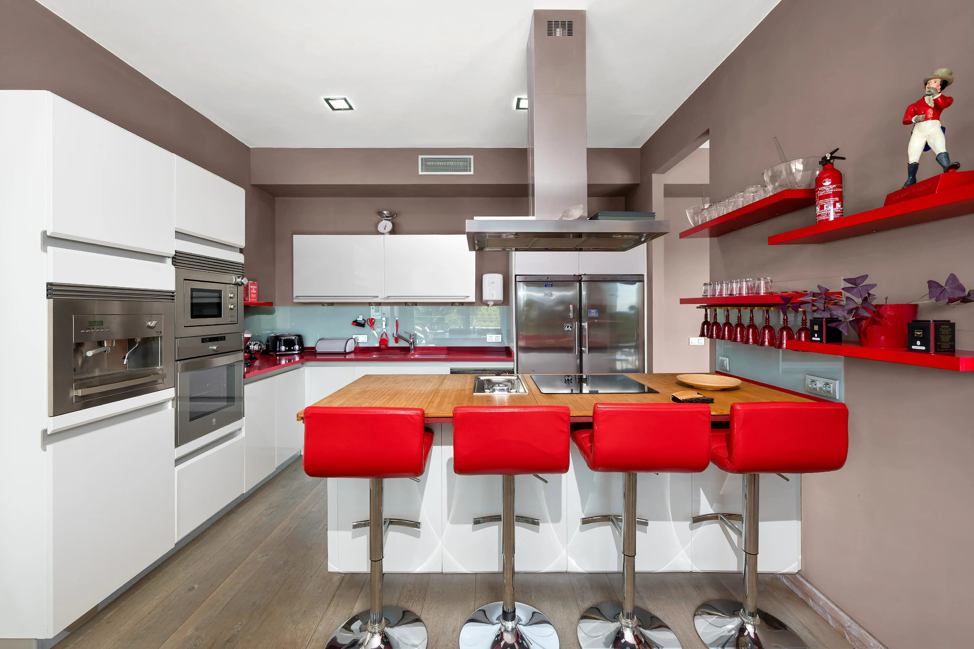 Smuk moderne villa med grøn og åben udsigt-6