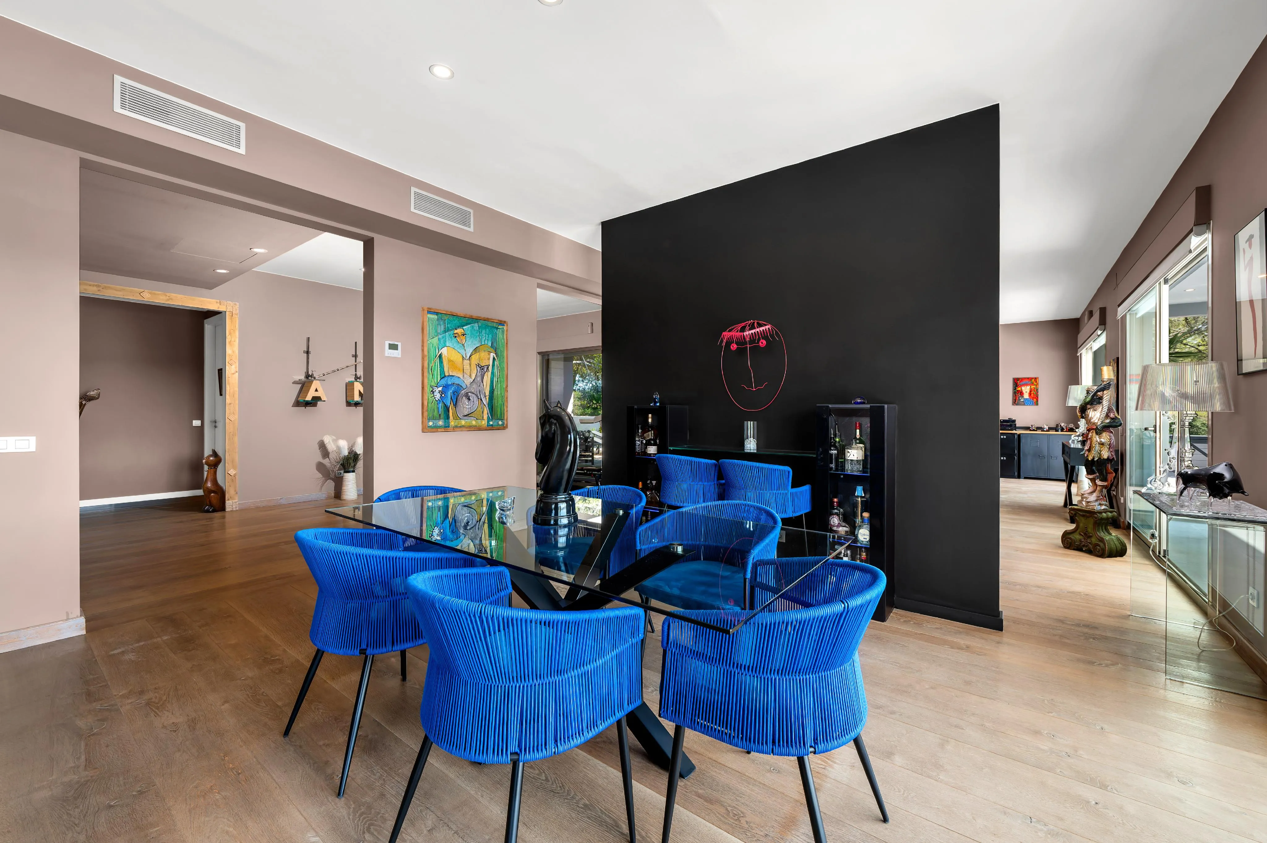 Smuk moderne villa med grøn og åben udsigt-4