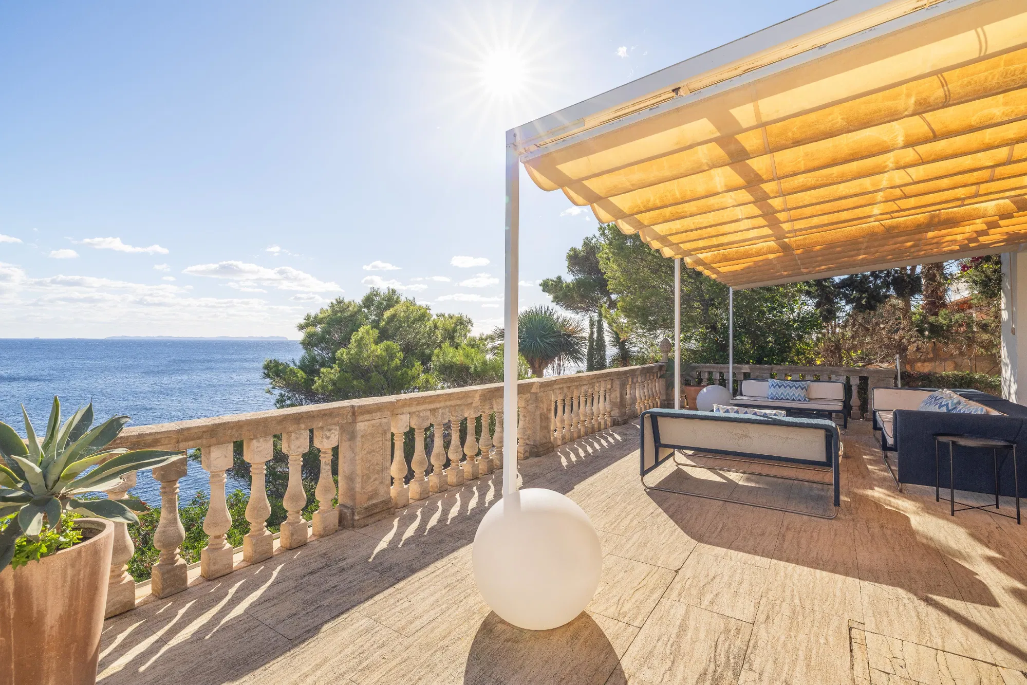 Villa i første havlinje med privat udsigtspunkt på klippen-19