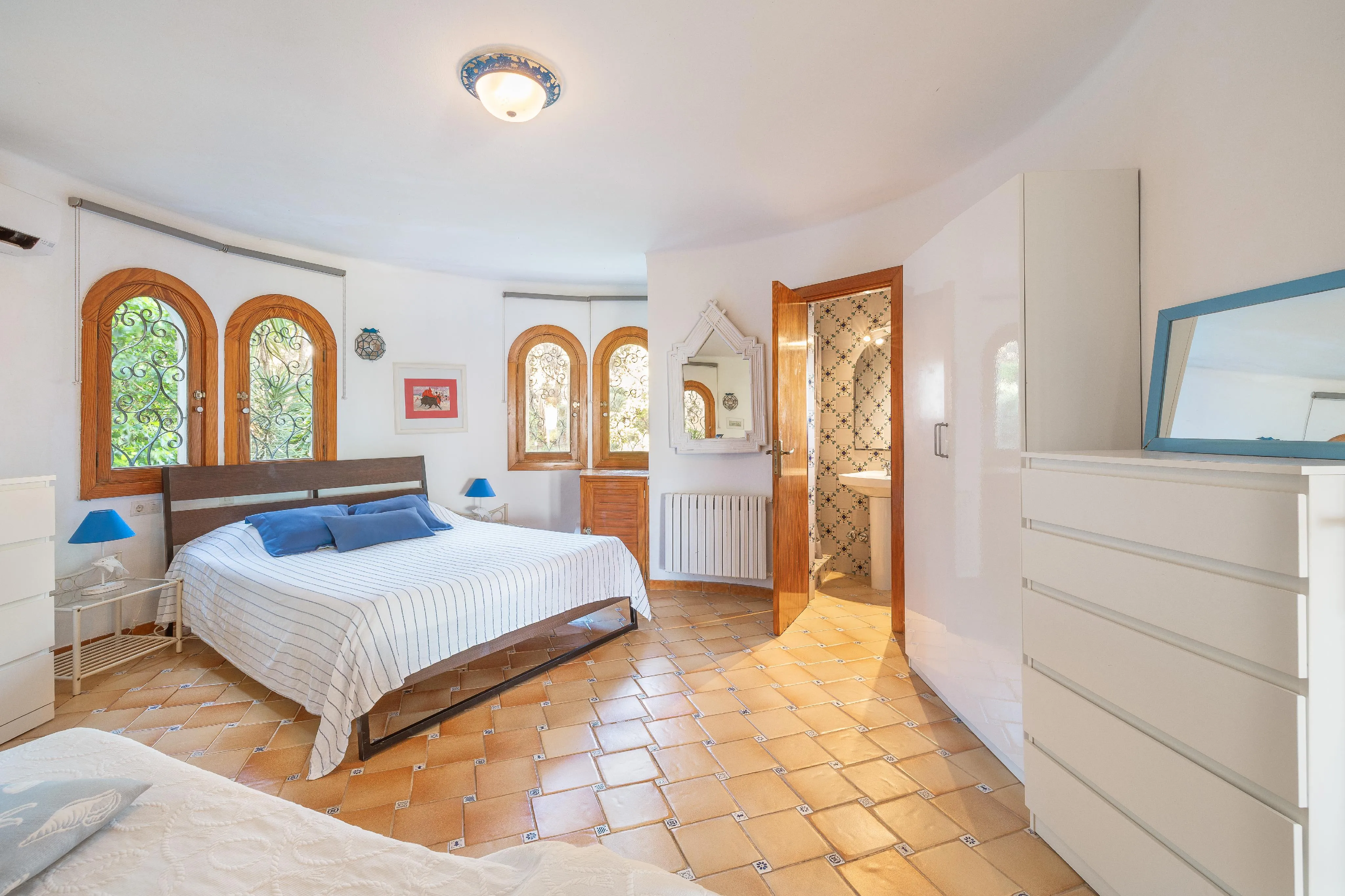 Vila enfront del mar amb mirador privat sobre els penya-segats-11