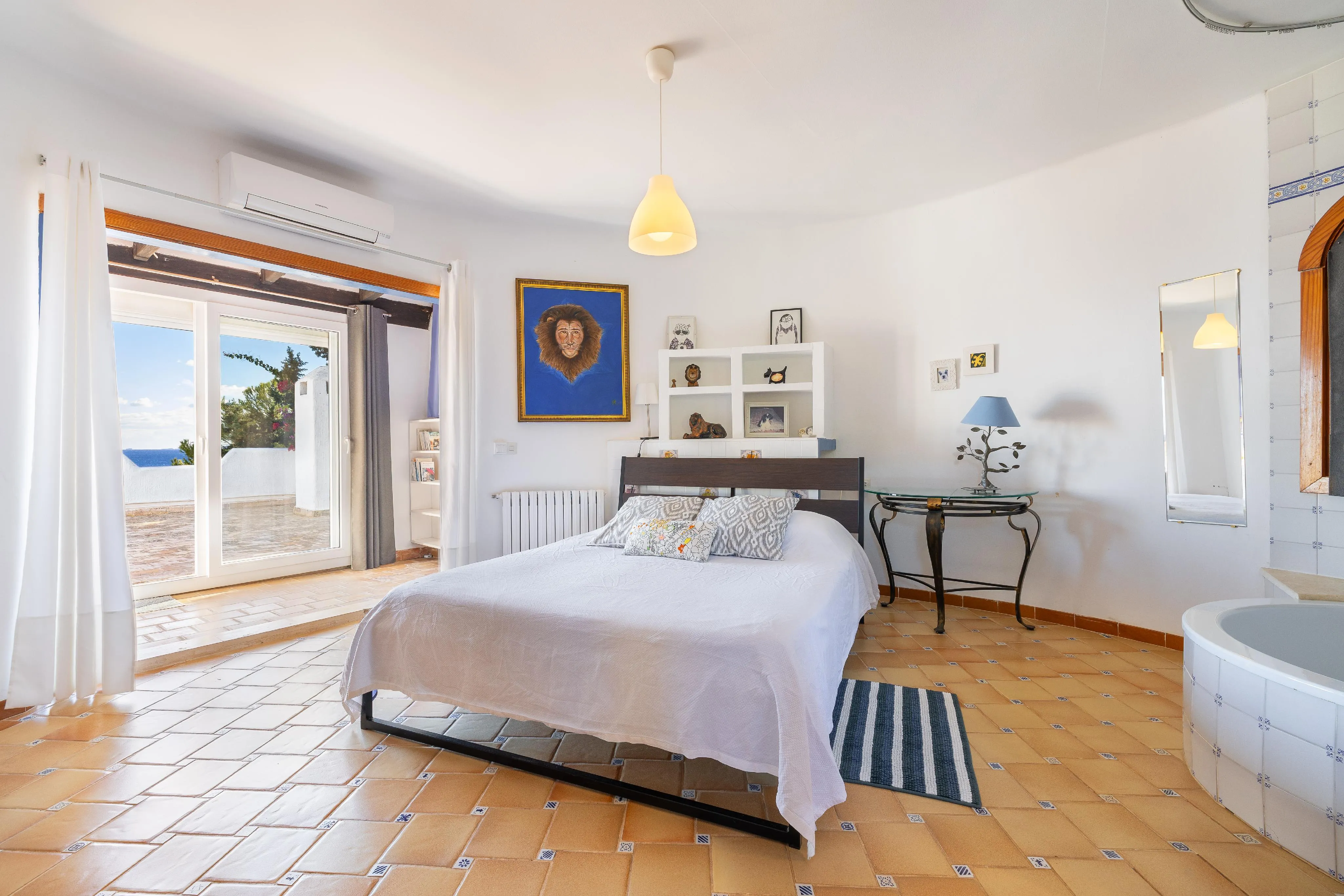 Vila enfront del mar amb mirador privat sobre els penya-segats-13