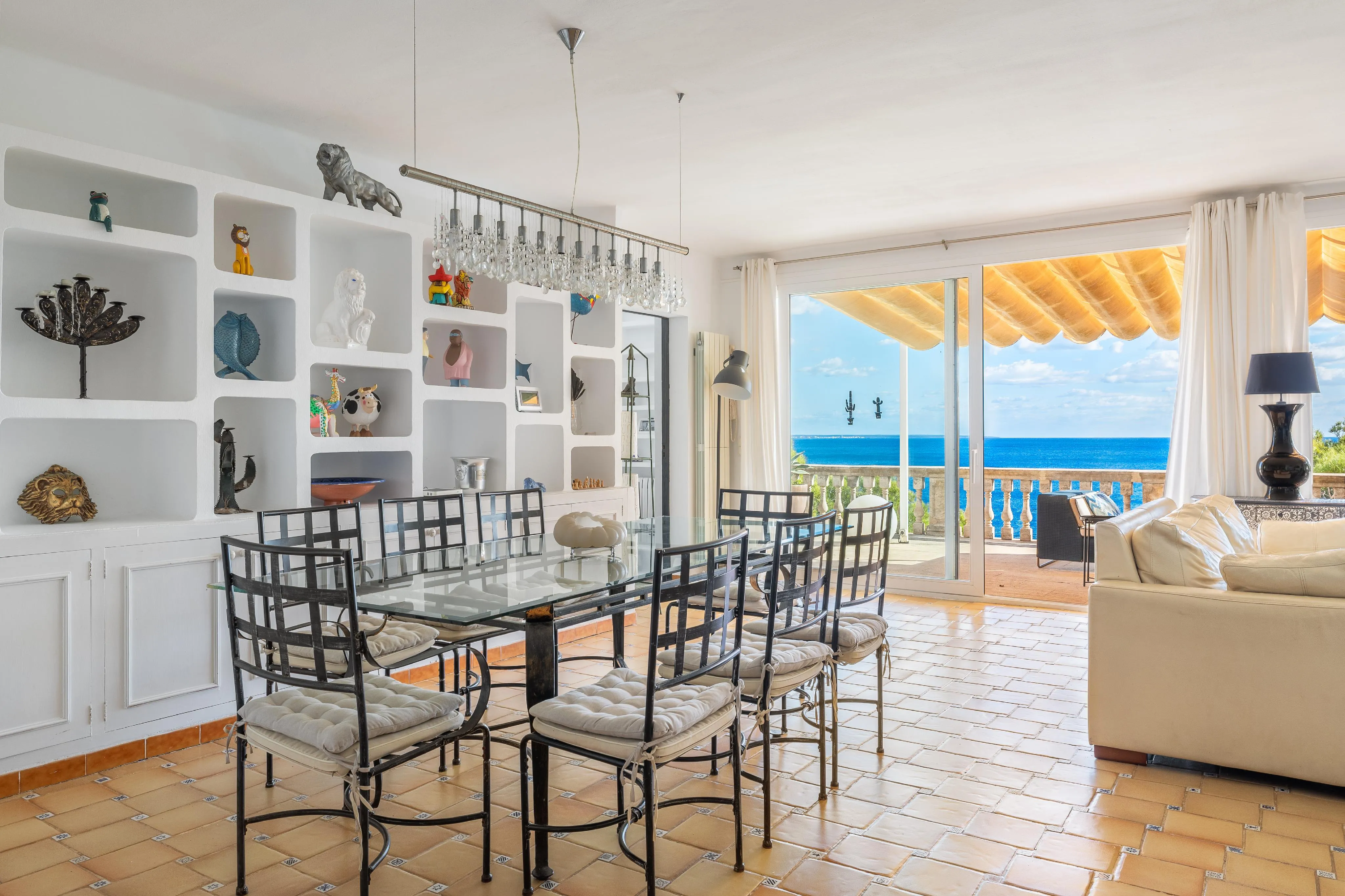 Vila enfront del mar amb mirador privat sobre els penya-segats-7