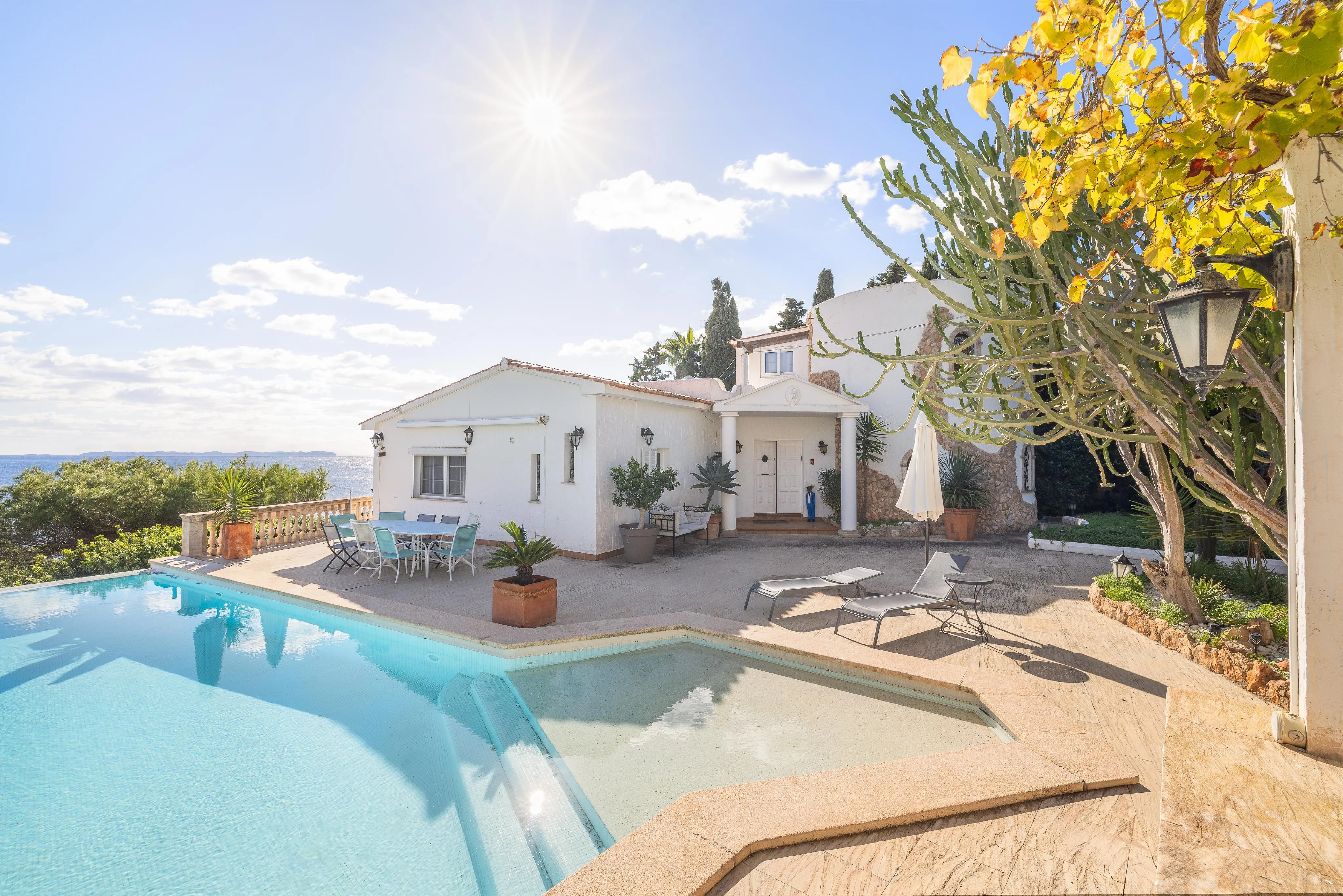 Vila enfront del mar amb mirador privat sobre els penya-segats-18