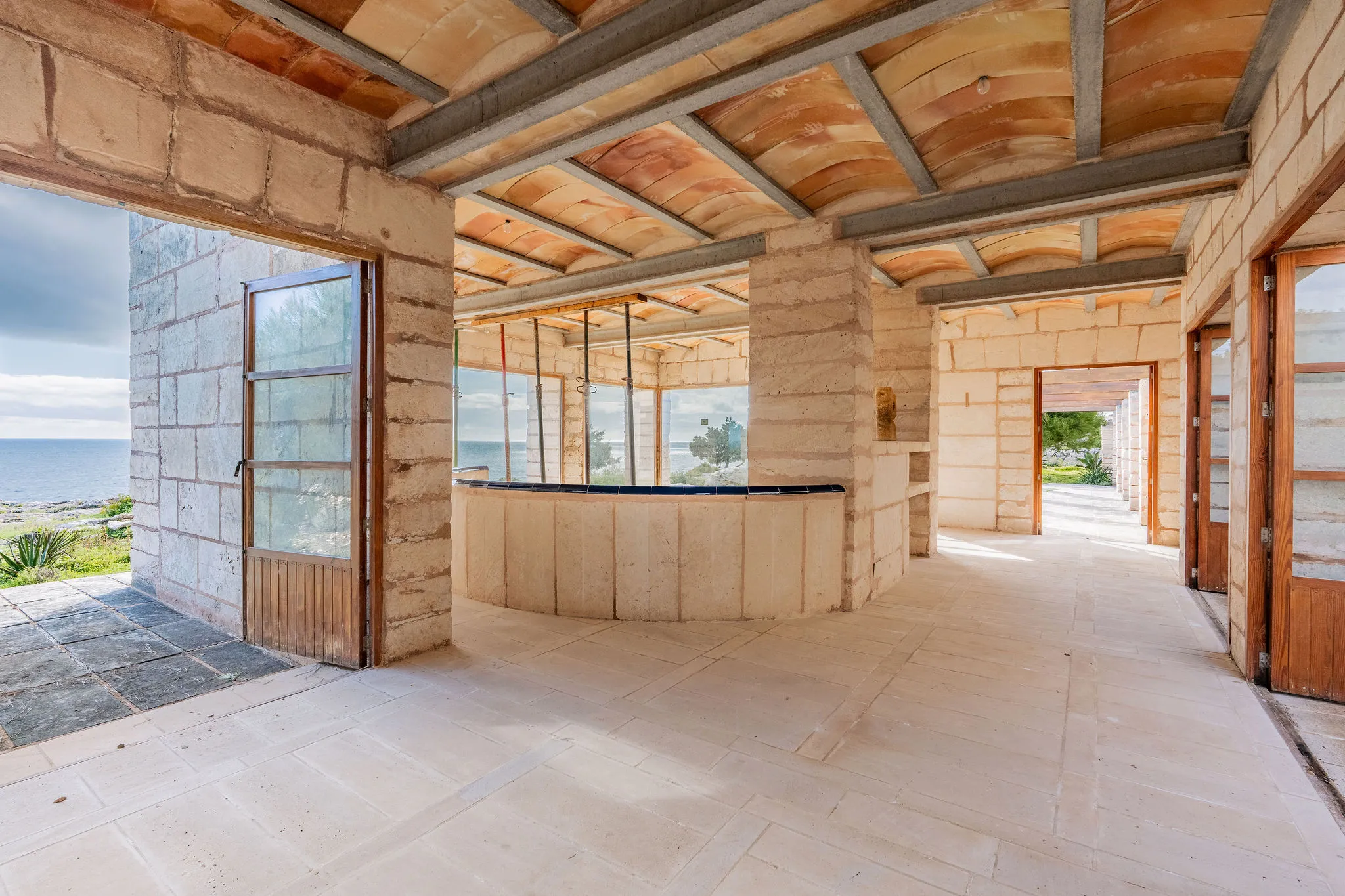 Villa única en primera línea de mar con proyecto aprobado-5