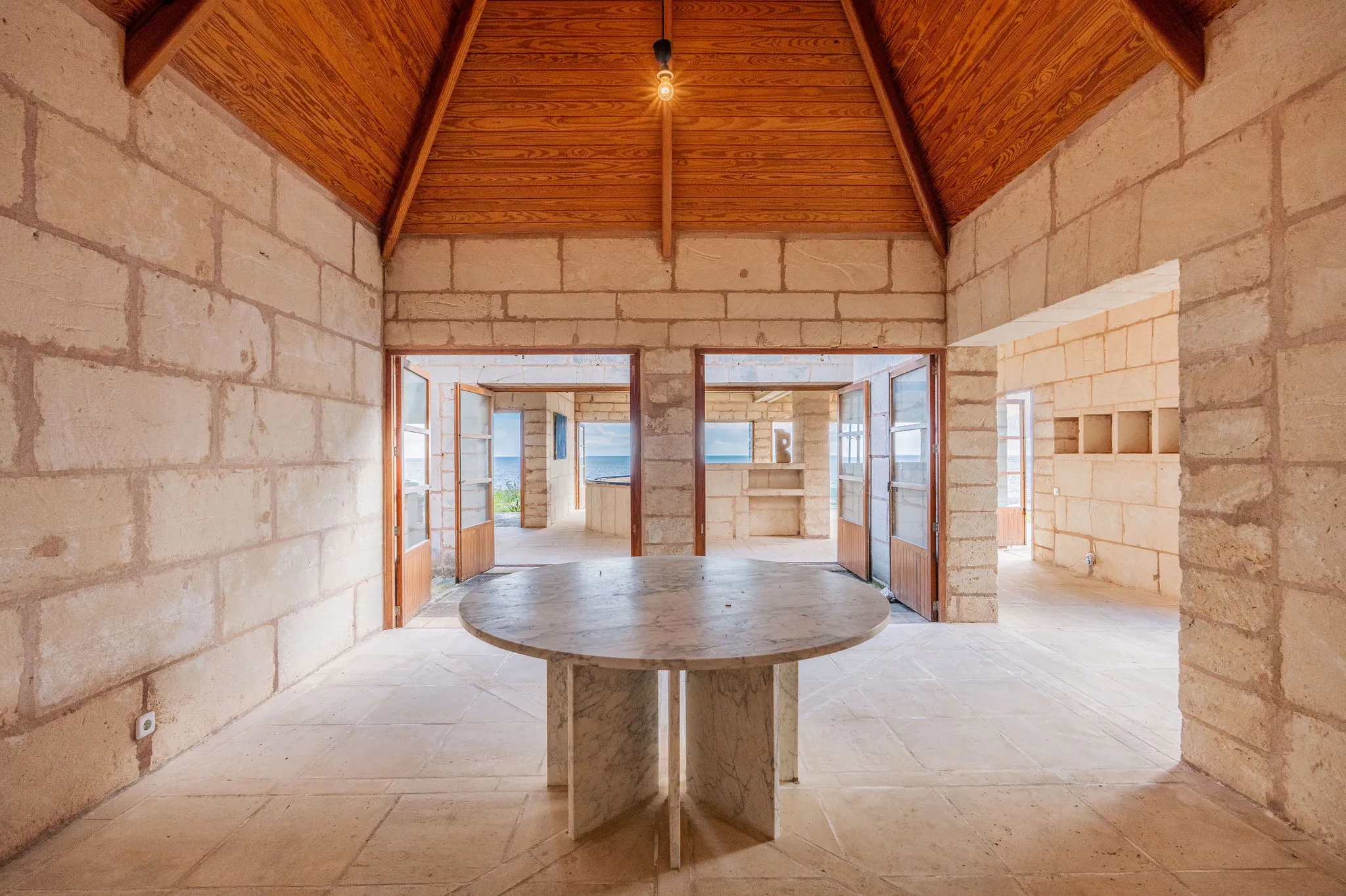 Villa única en primera línea de mar con proyecto aprobado-10