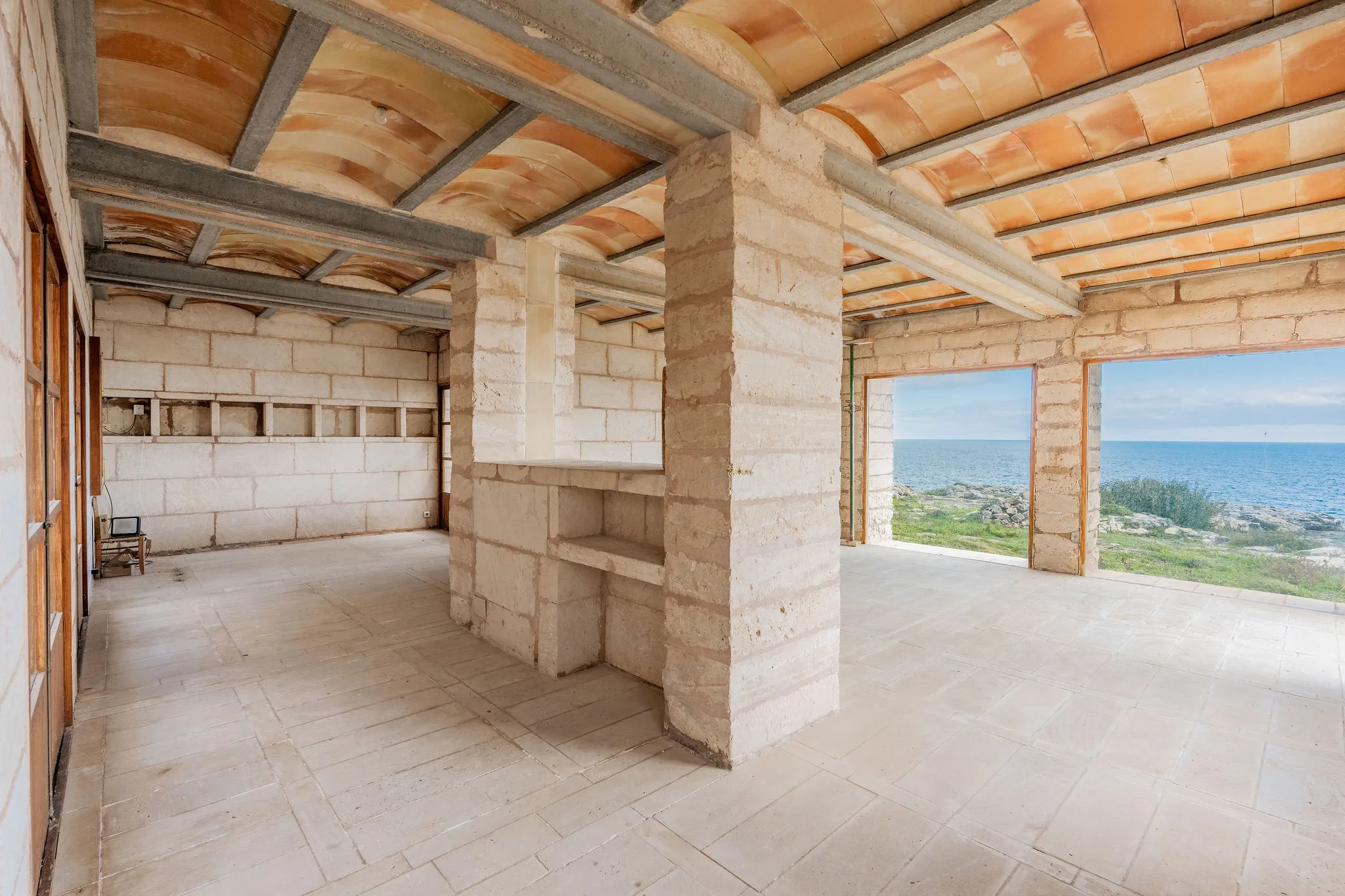 Villa única en primera línea de mar con proyecto aprobado-6