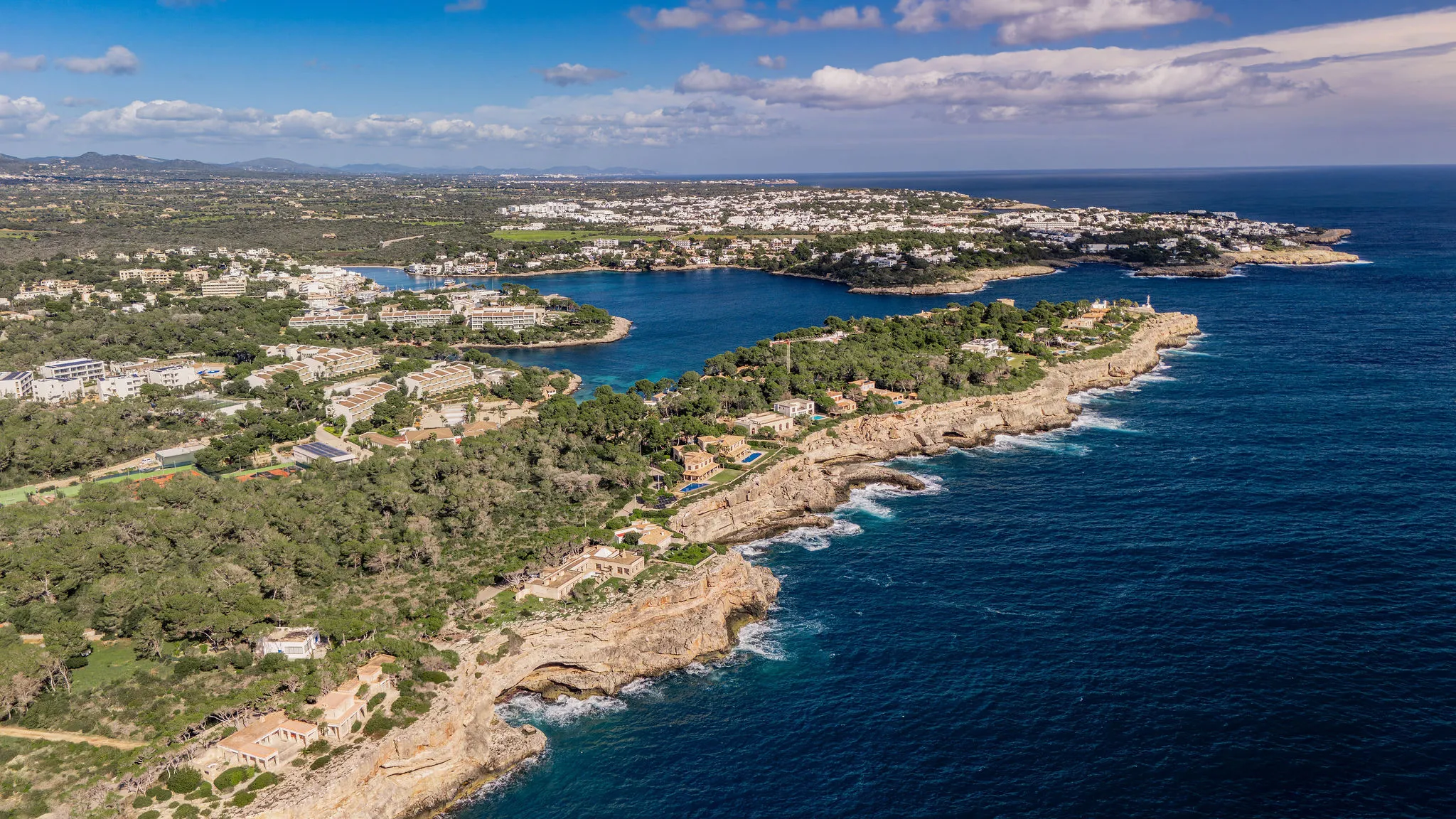 Vila única en primera línia de mar amb projecte aprovat-4