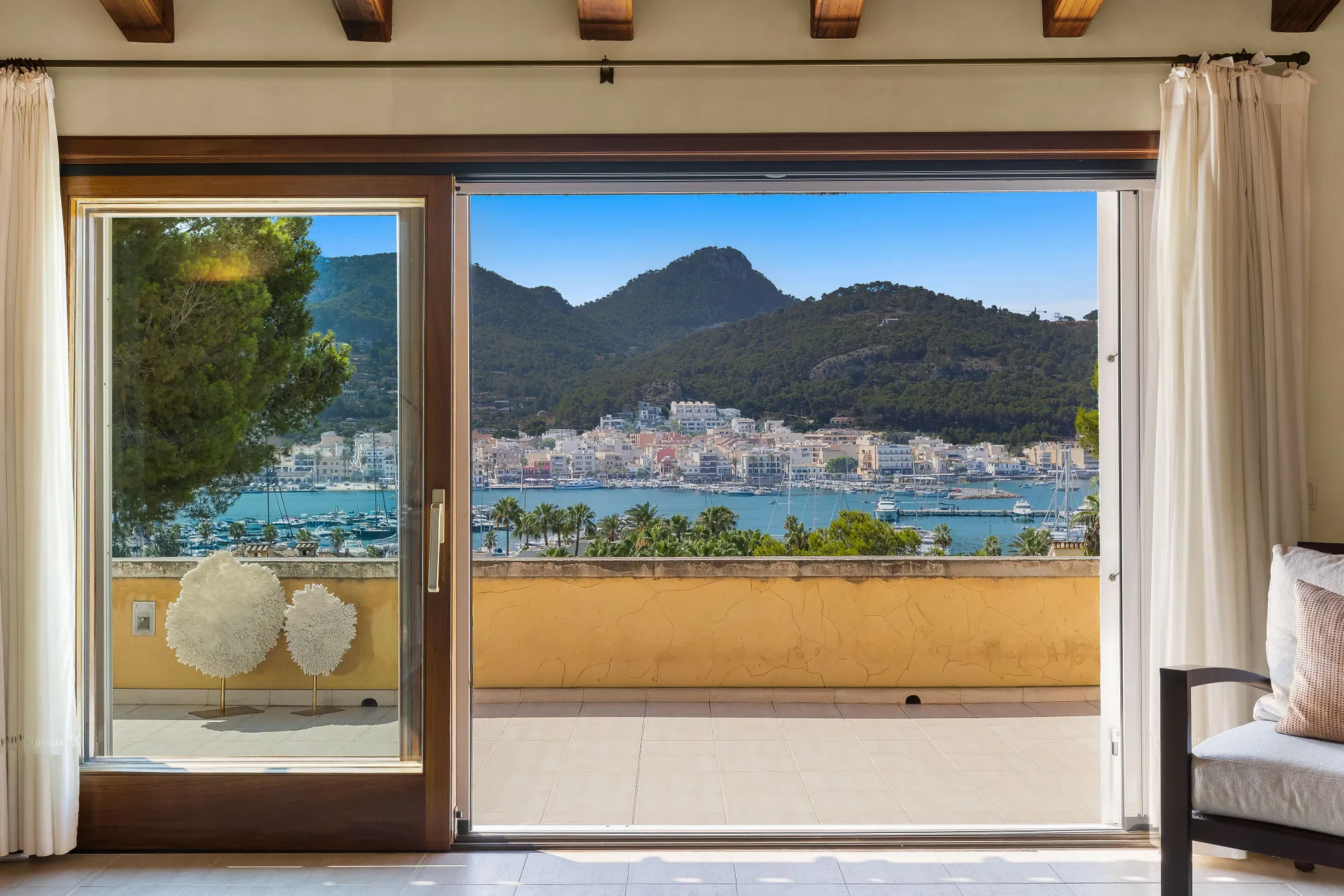 Exclusive villa with unobstructed harbour views and exceptional potential for development in Port Andratx-4