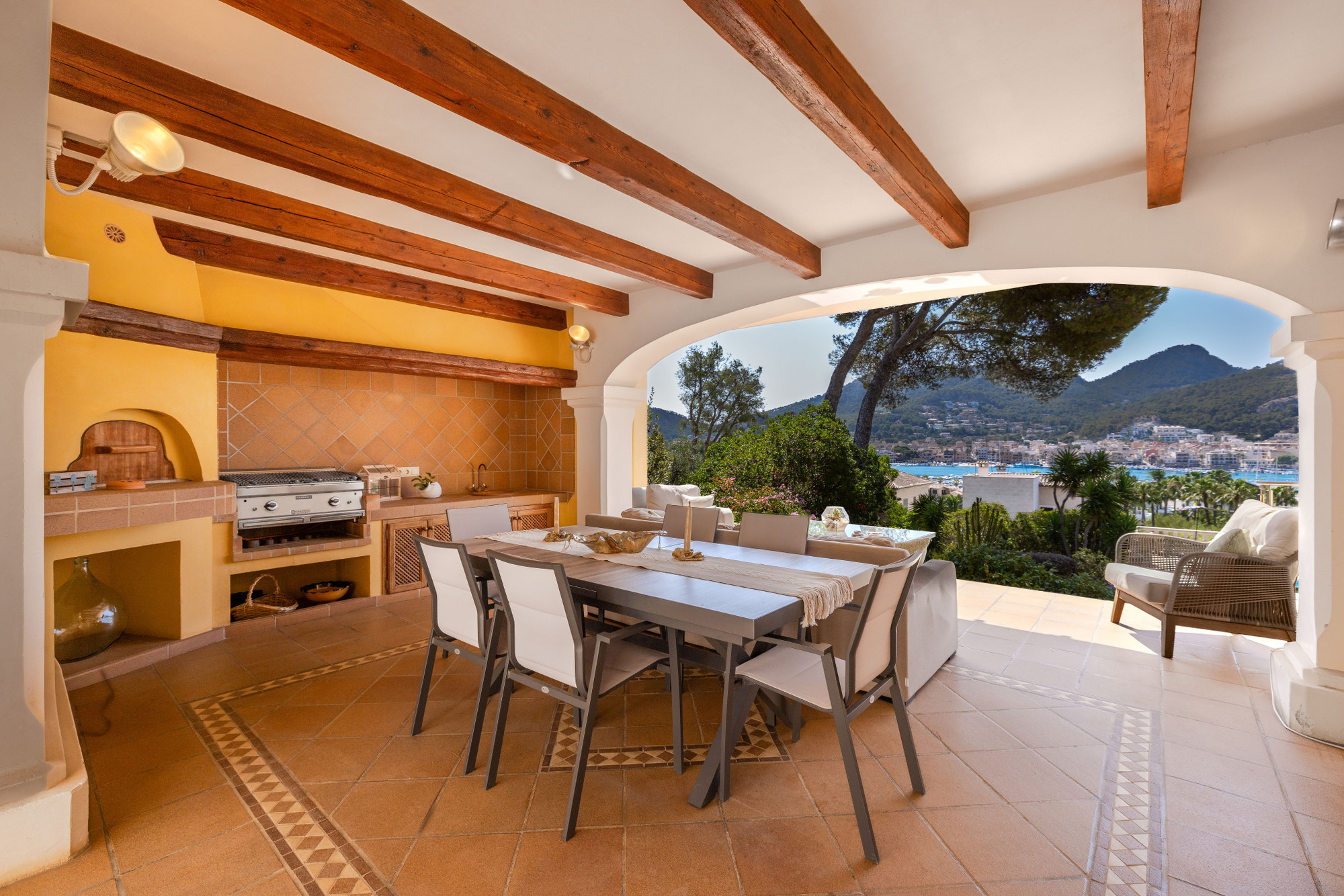 Exclusive villa with unobstructed harbour views and exceptional potential for development in Port Andratx-14