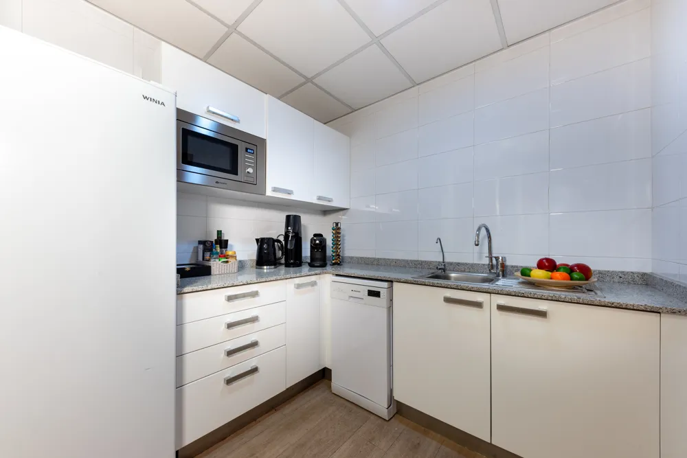 Exclusivo espacio de oficinas en Paseo Maritimo-6