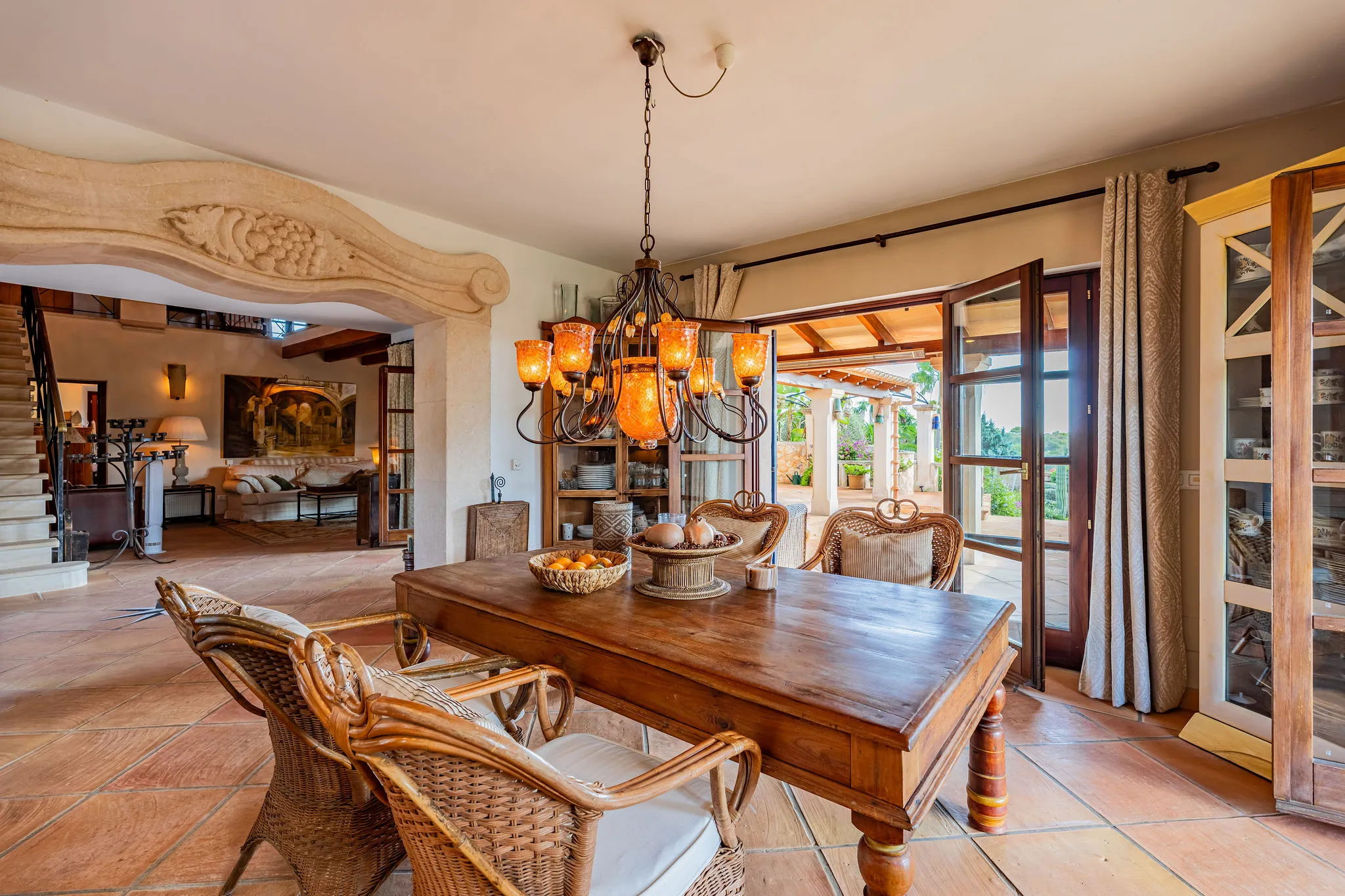 Finca aan zee met droomachtige tuin-7