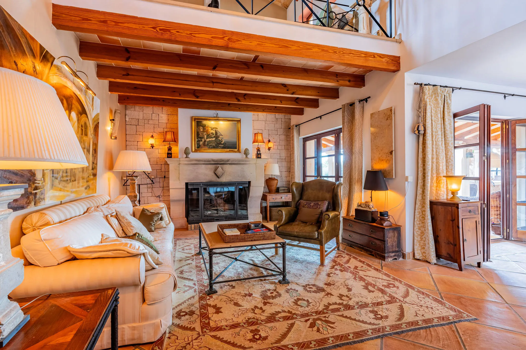 Finca junto al mar con jardín de ensueño-6