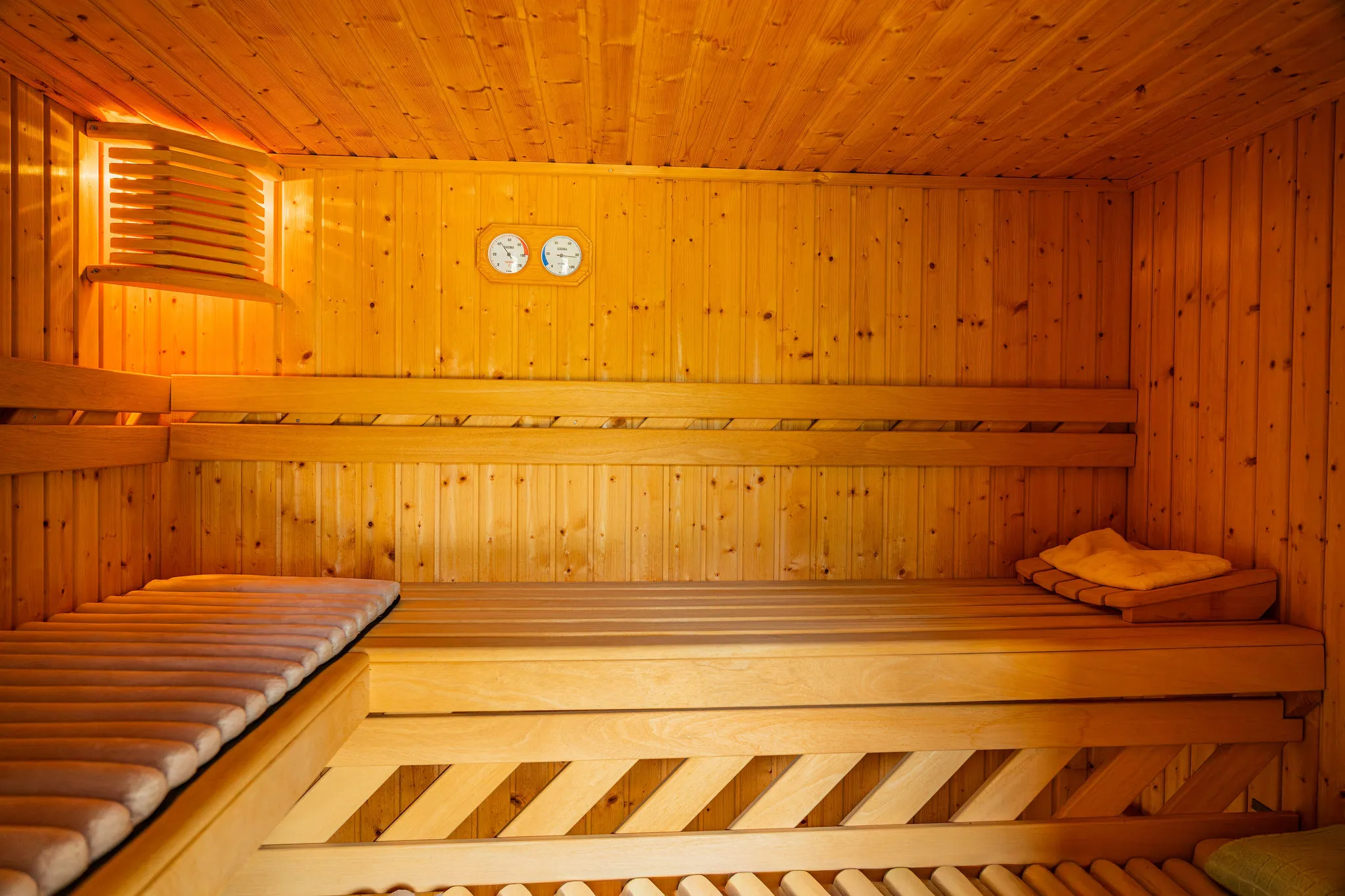 Finca junto al mar con jardín de ensueño-13