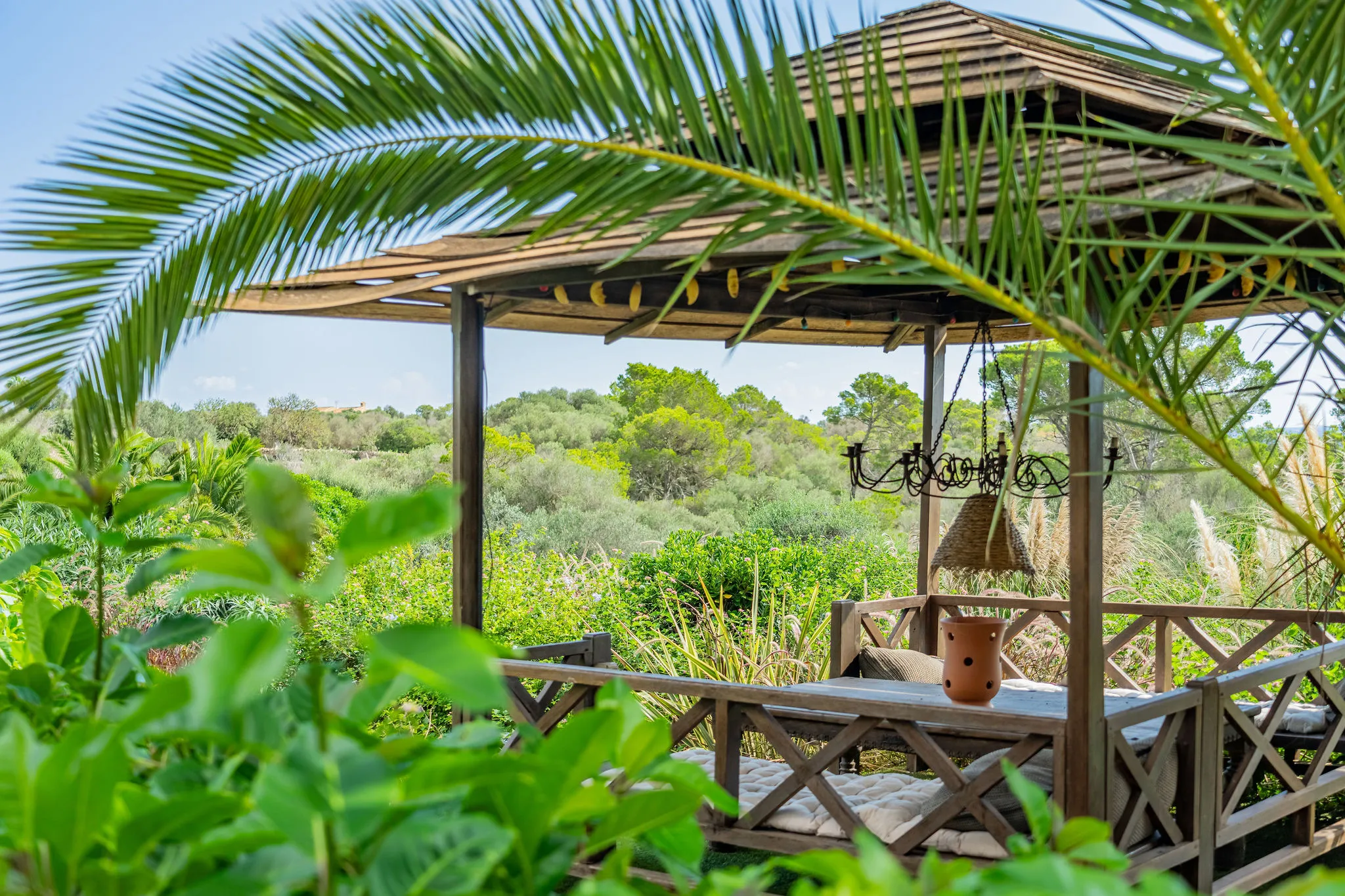 Finca junto al mar con jardín de ensueño-20
