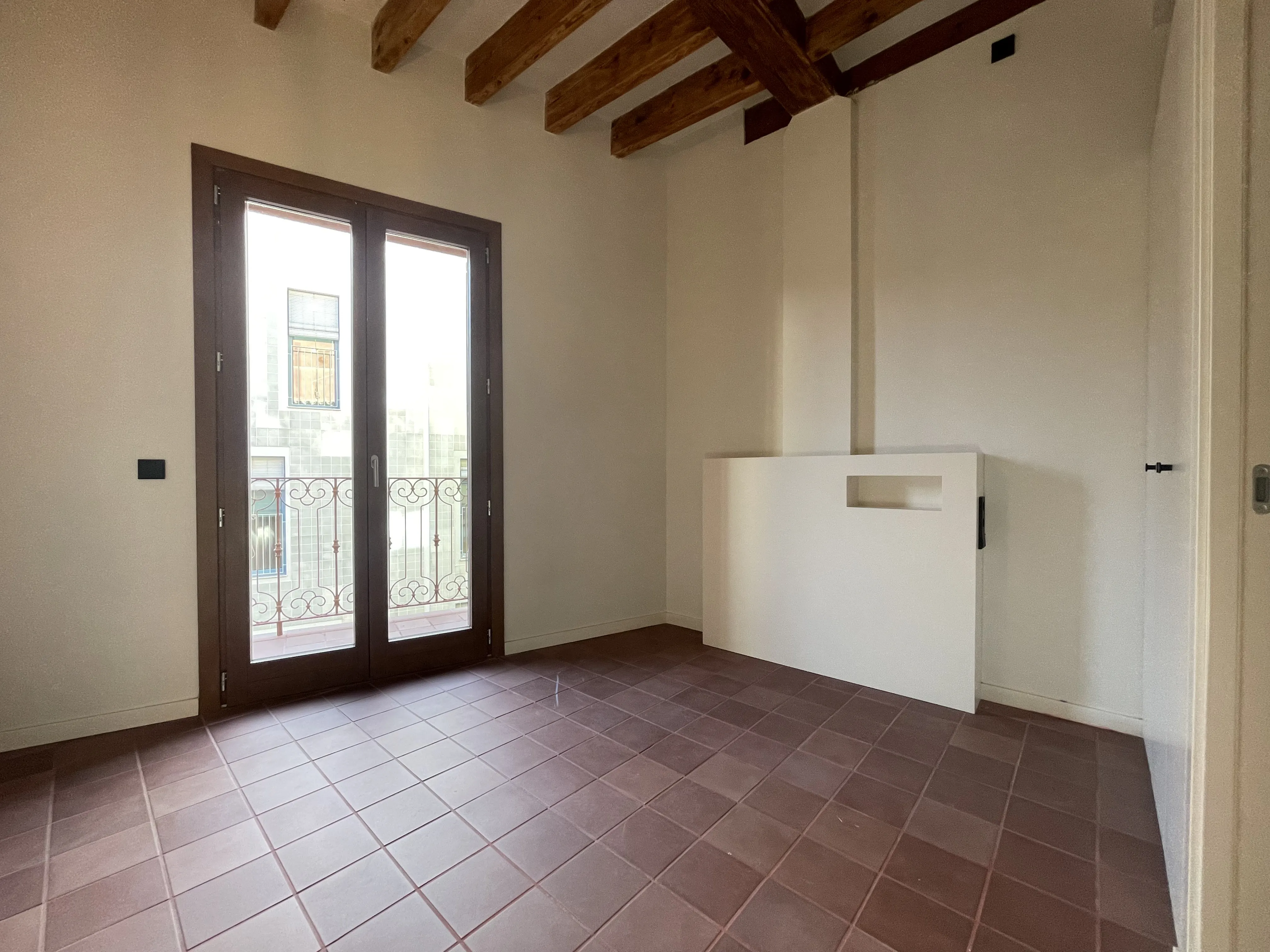 Nyrenoverad lägenhet i Gomila-10