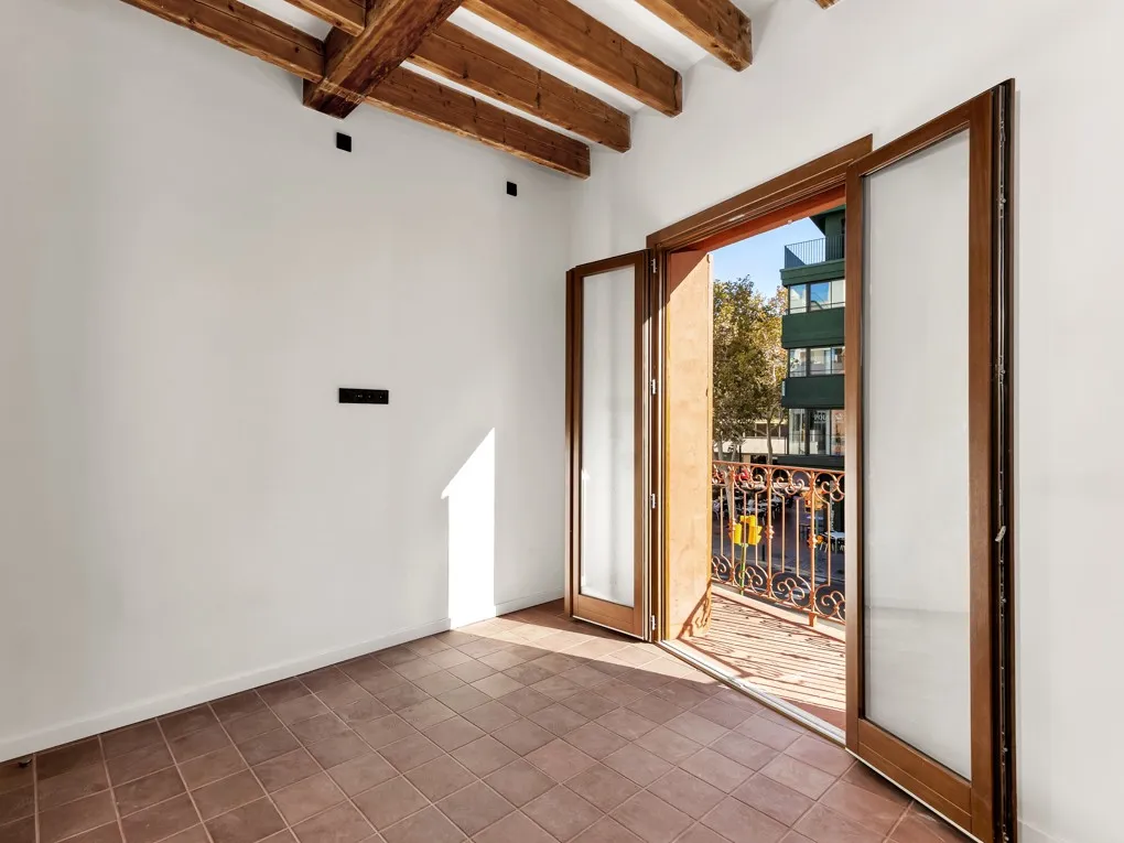 Nyrenoverad lägenhet i Gomila-8