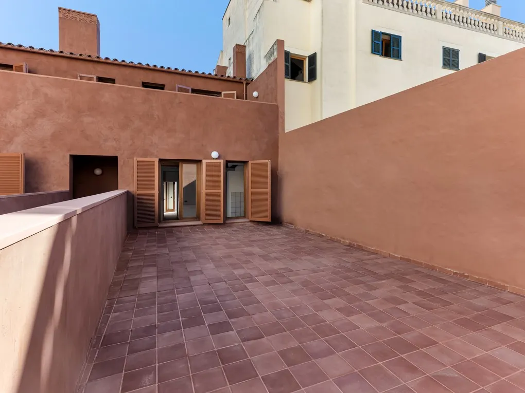 Nyrenoveret lejlighed i Gomila-12