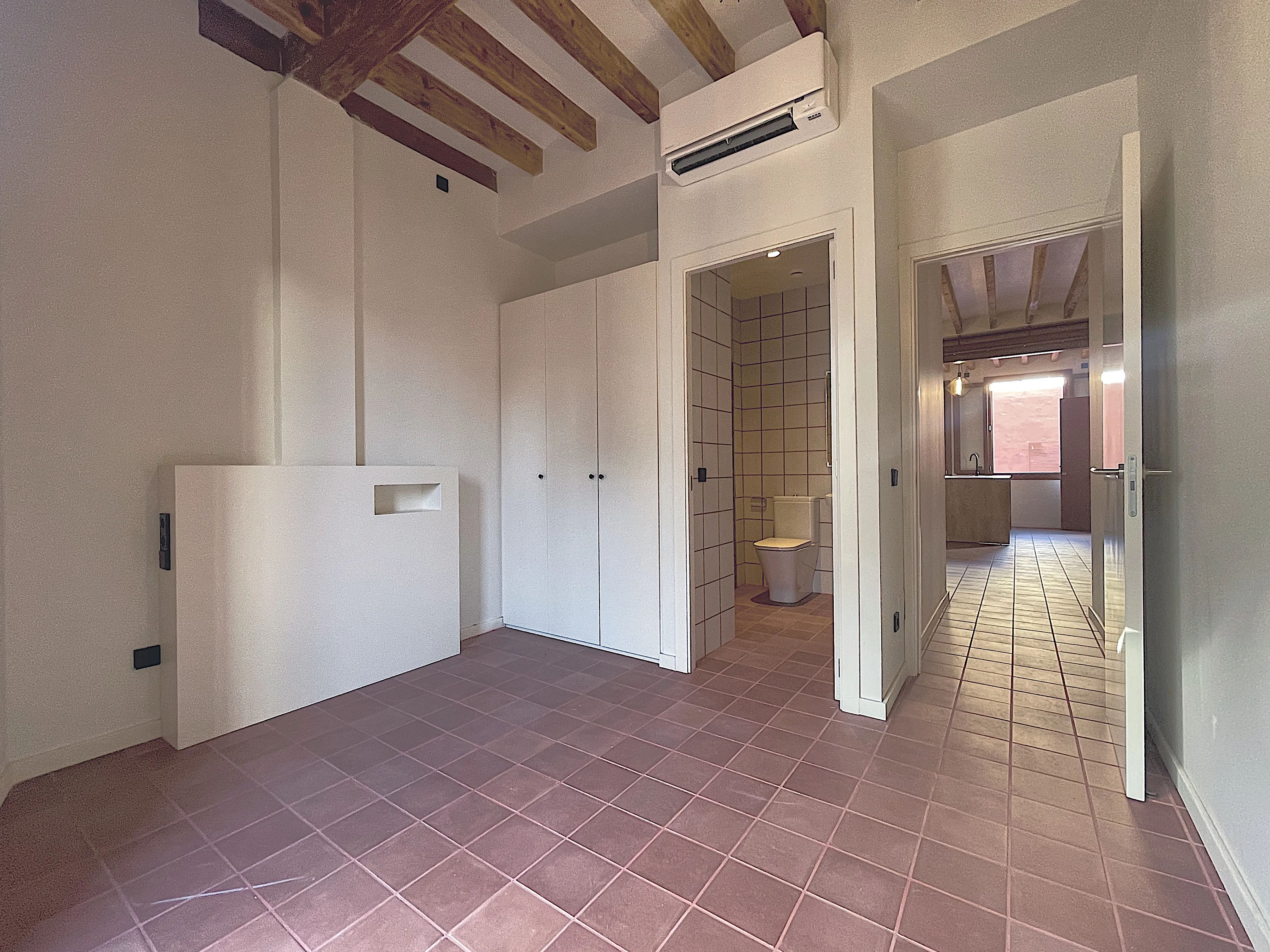 Nyrenoveret lejlighed i Gomila-11