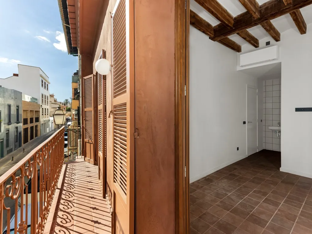 Nyrenoveret lejlighed i Gomila-13