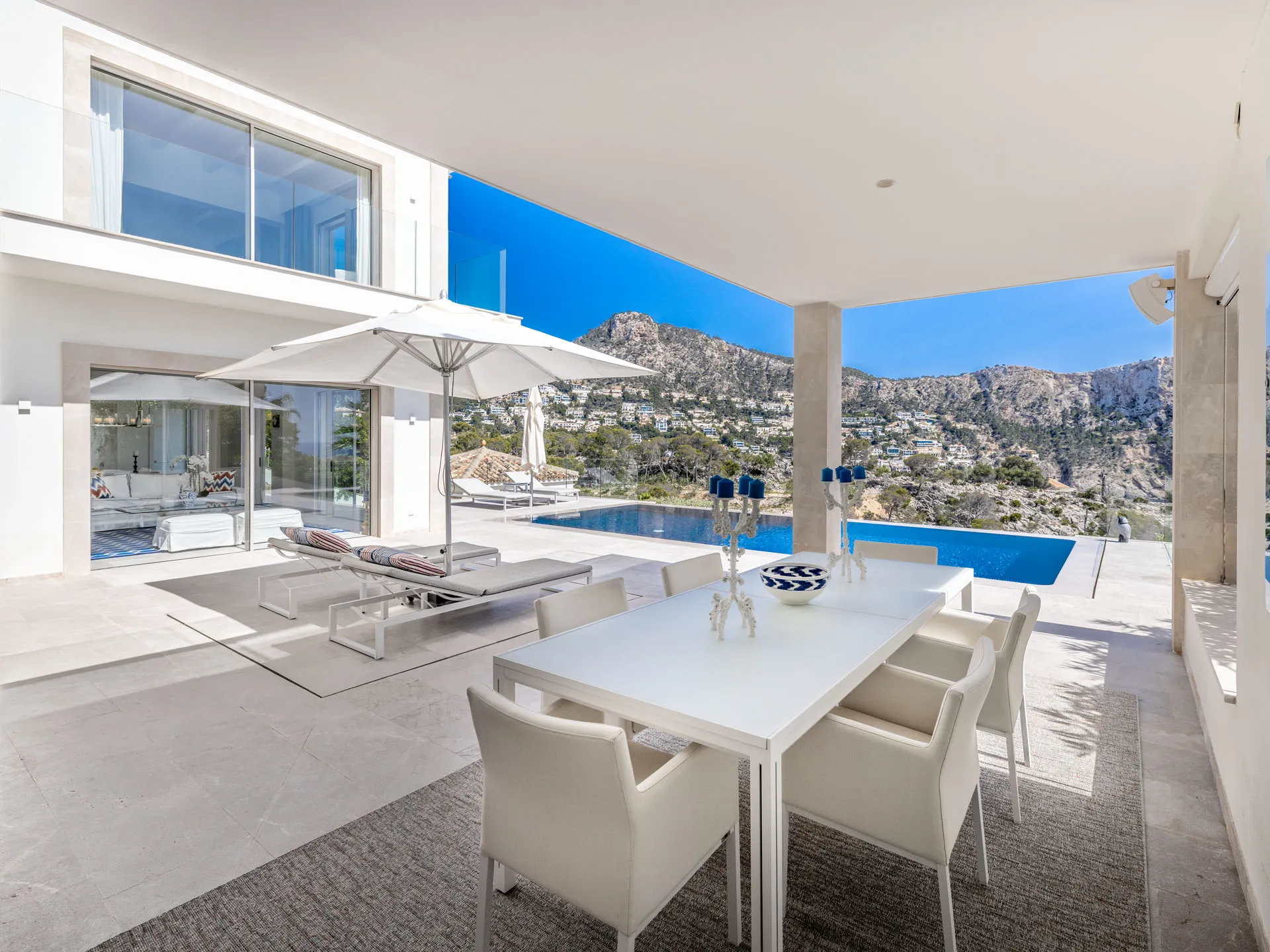 Donde la luz se une al lujo - Villa con vistas al mar, casa de invitados y piscina-25